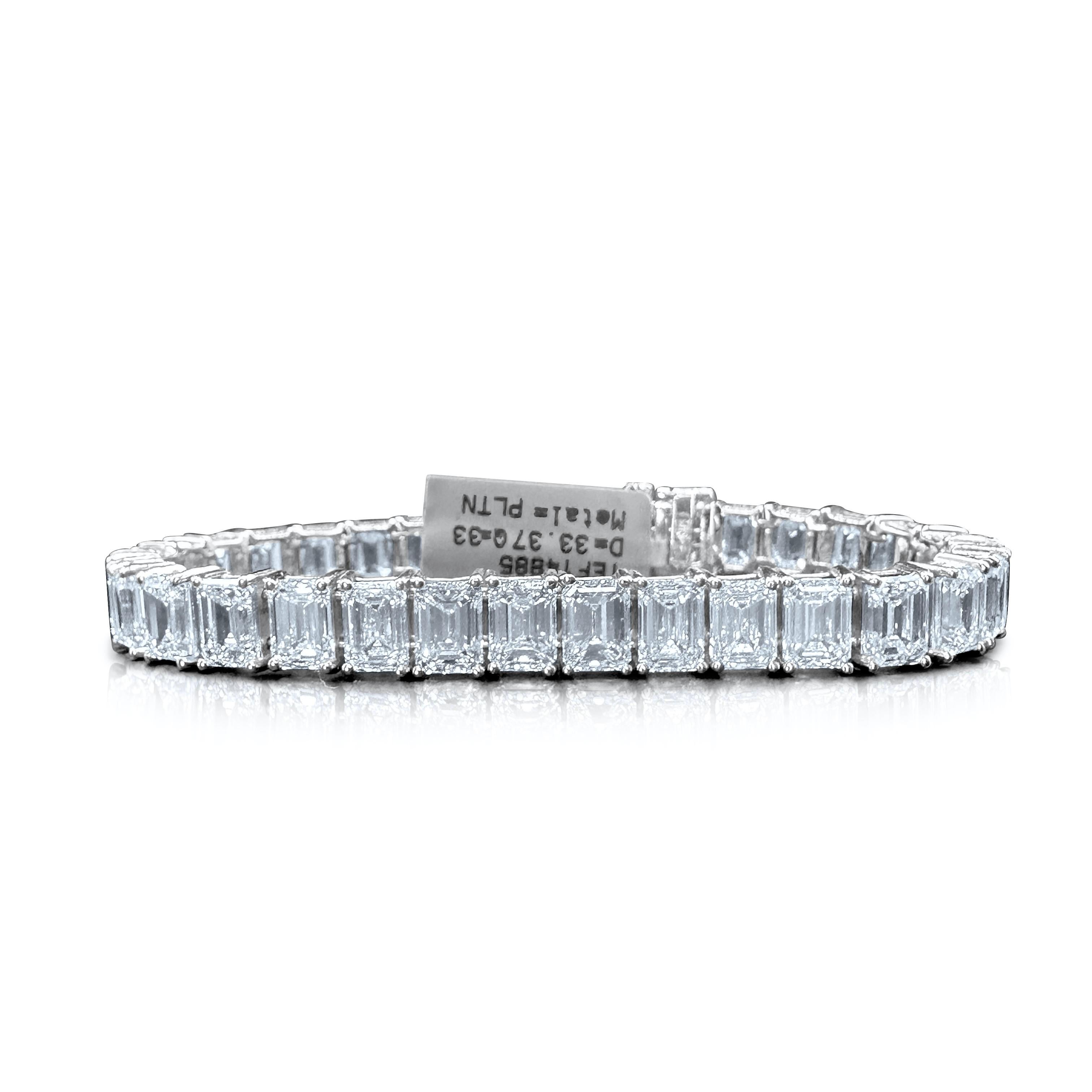 Certificado por el GIA, pulsera de tenis con diamantes talla esmeralda en platino, 33,36 quilates en venta 3