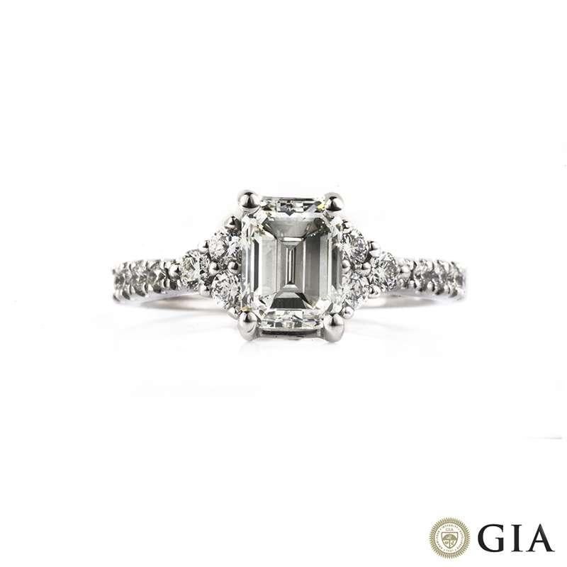GIA Certified Emerald Cut Diamond Three-Stone Engagement Ring 1.33 Carat In New Condition In London, GB