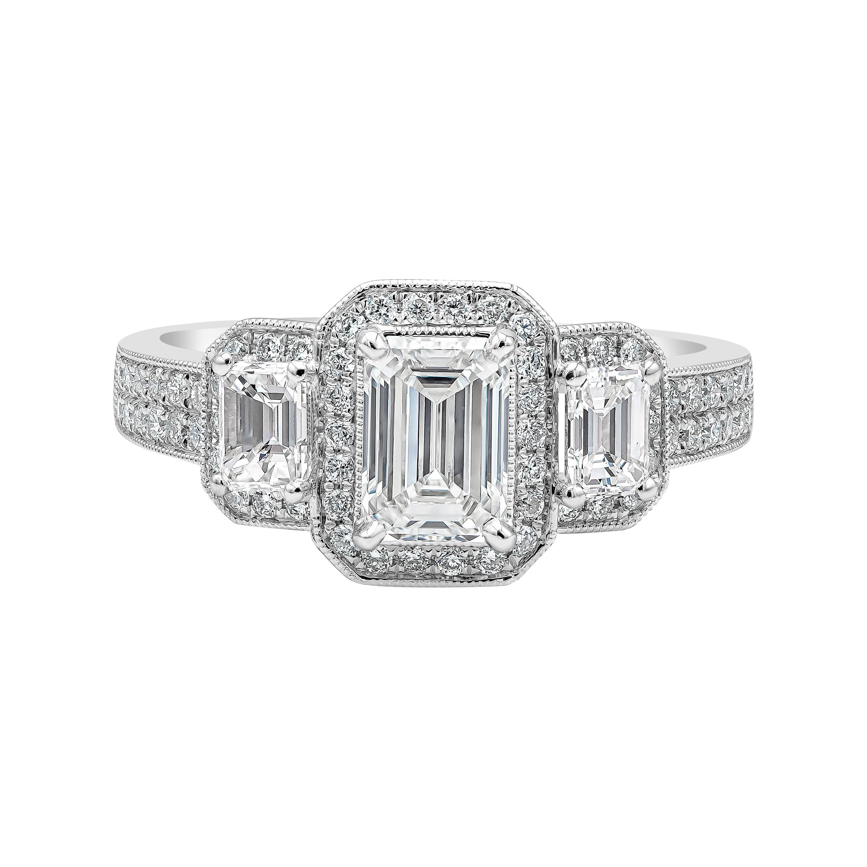 Anillo de compromiso con halo de diamantes talla esmeralda certificado por el GIA de 0,75 quilates en oro blanco