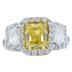 GIA-zertifizierter Cocktailring aus Platin mit gelbem Fancy-Diamant im Smaragdschliff