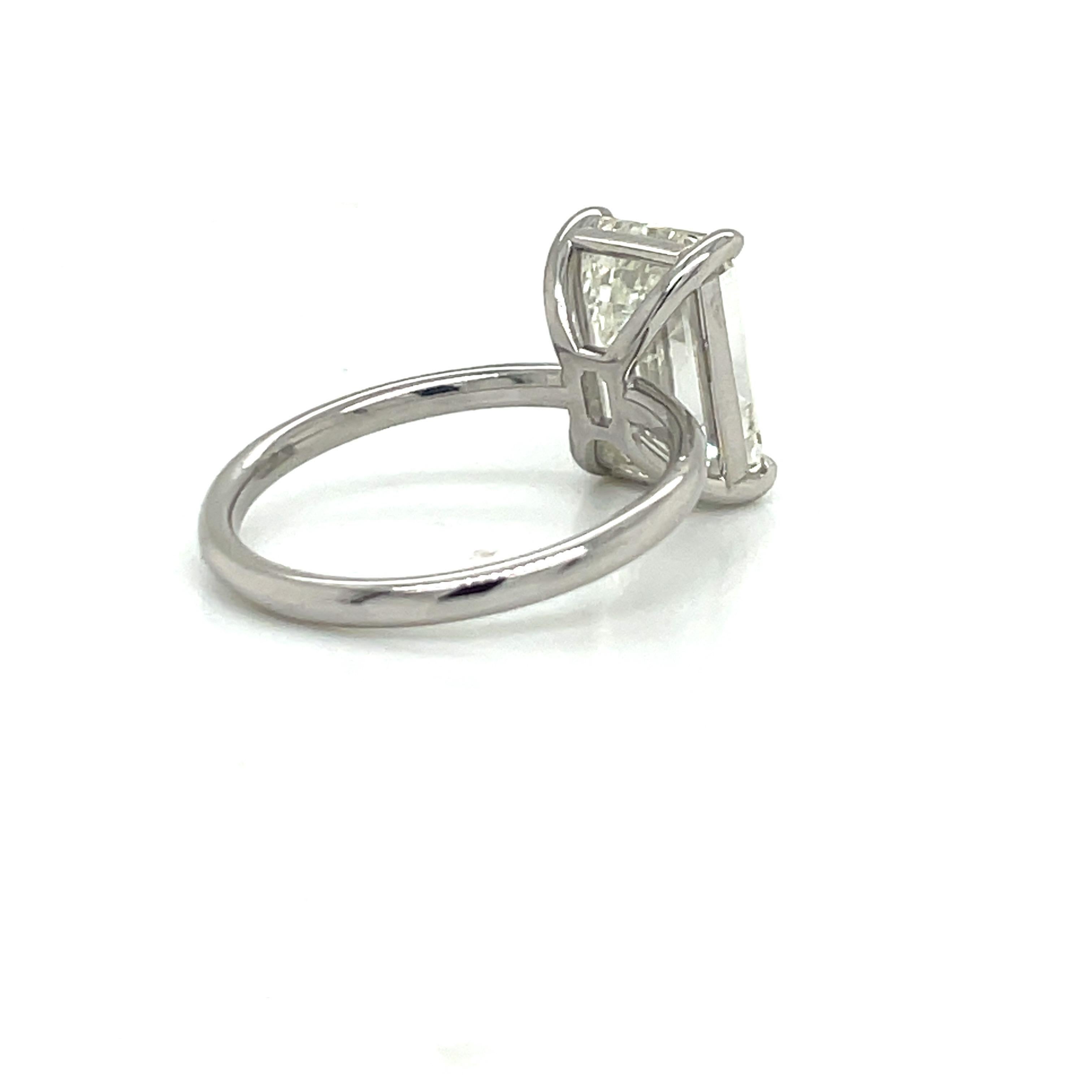Women's GIA Certified Emerald Cut Solitaire Diamond Engagement Ring 5.01 Carat VVS2 For Sale