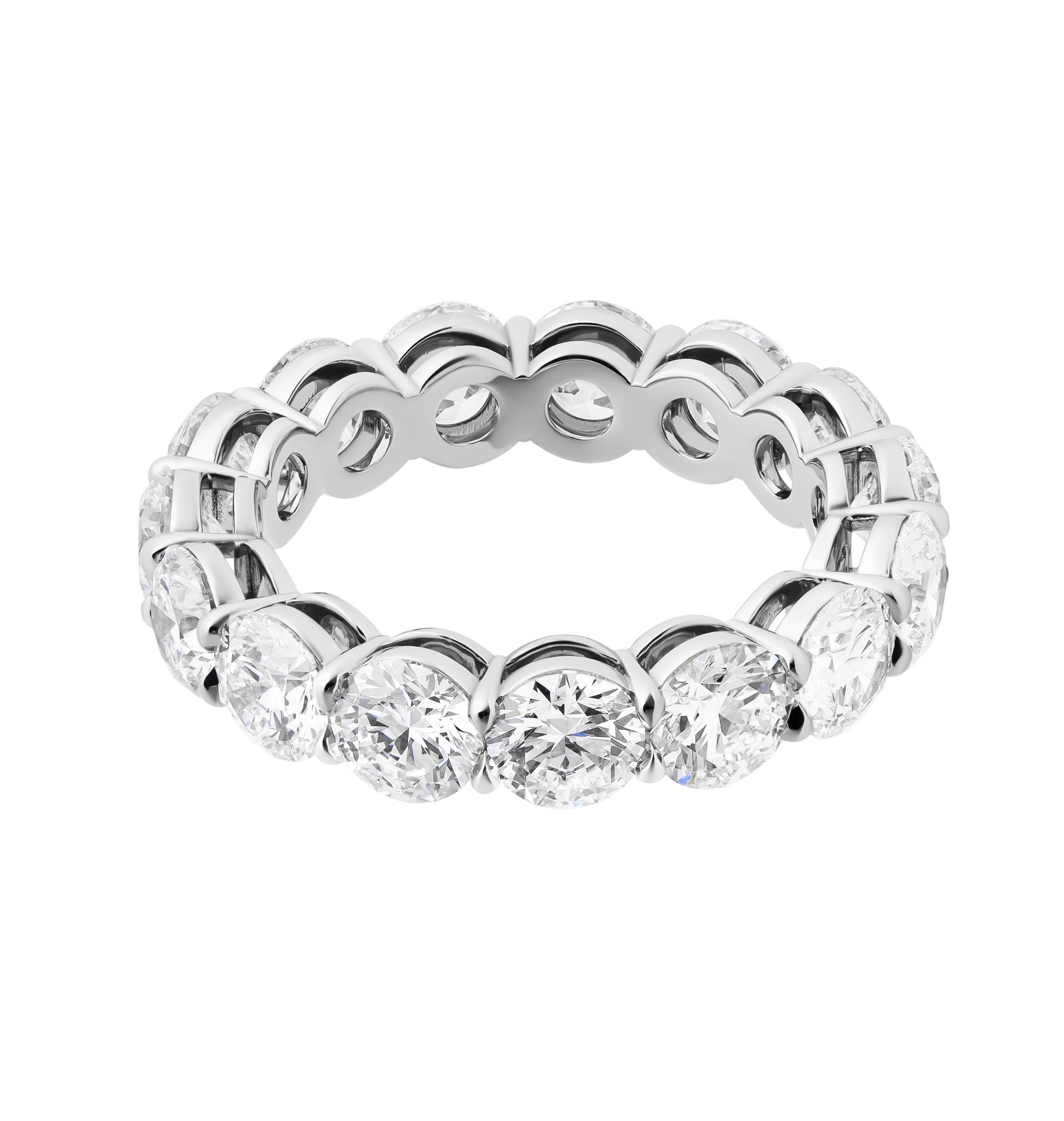 GIA-zertifizierter Eternity-Ring aus Platin mit runden Diamanten von je 0,40 Karat (Rundschliff) im Angebot
