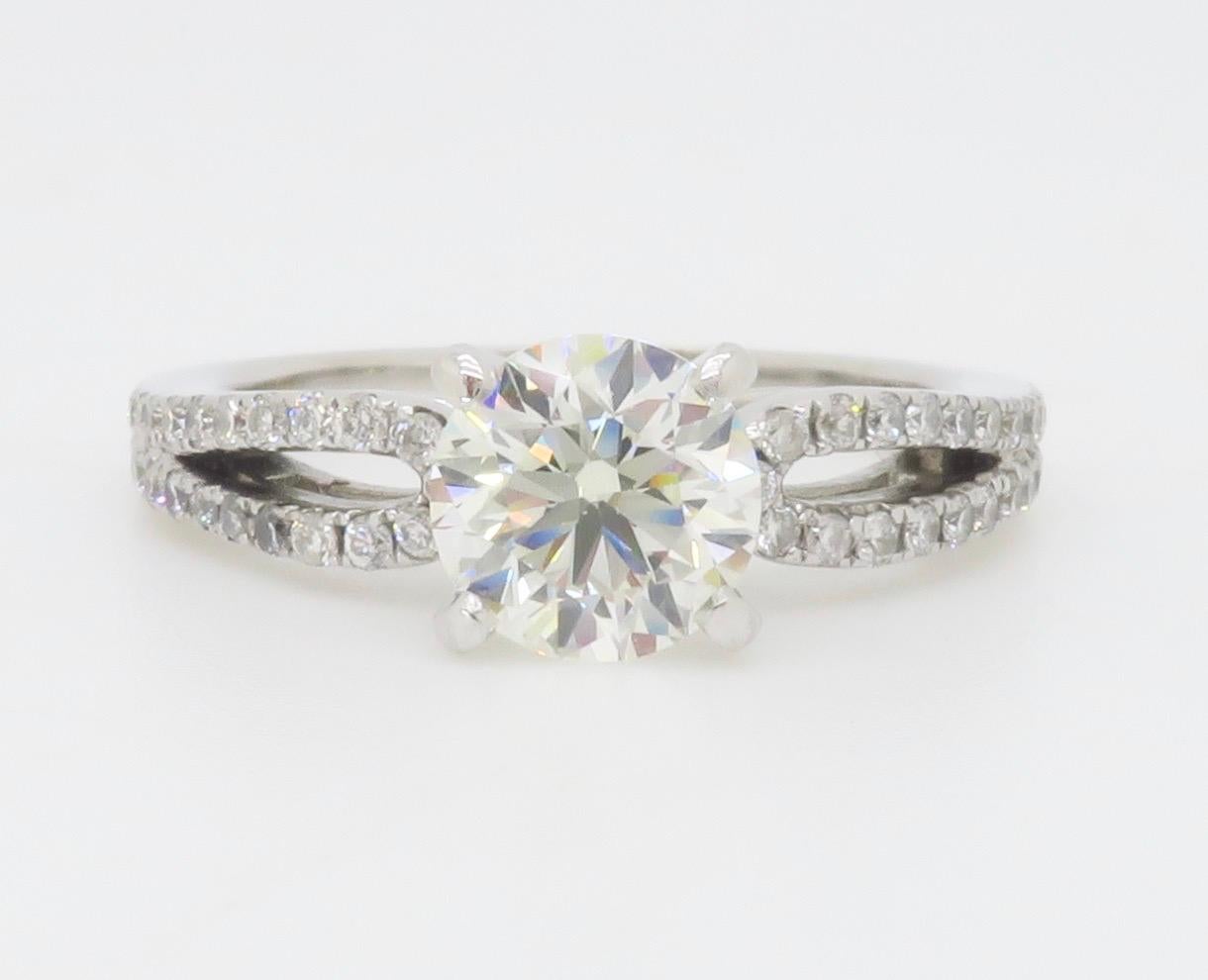 Anillo de compromiso talla excelente certificado GIA de 1,29 TQW Corte redondo en venta