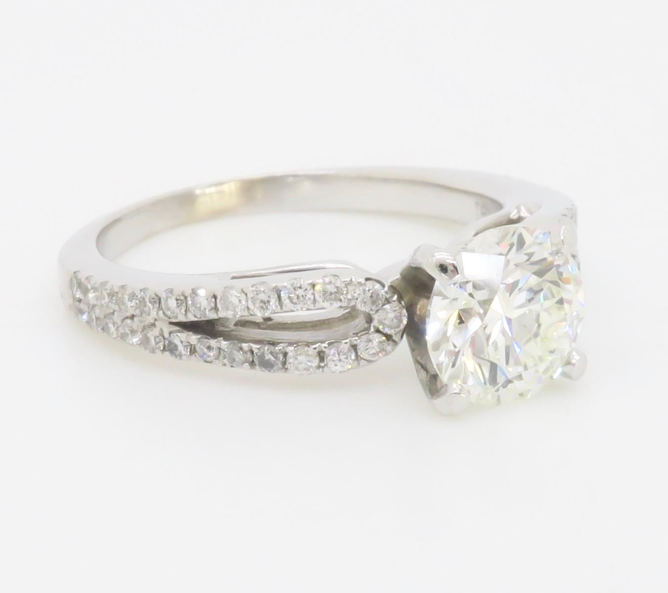 Anillo de compromiso talla excelente certificado GIA de 1,29 TQW en Excelente estado para la venta en Webster, NY