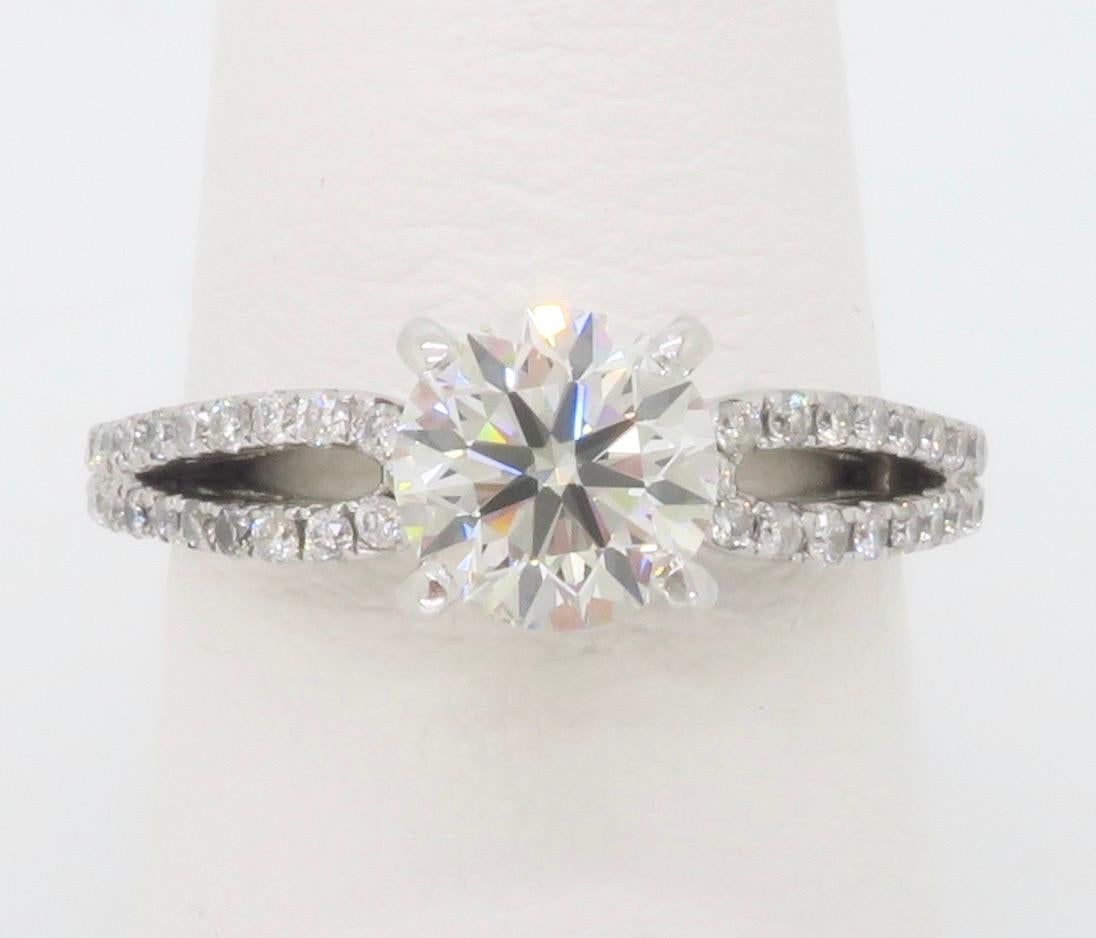 Anillo de compromiso talla excelente certificado GIA de 1,29 TQW en venta 3