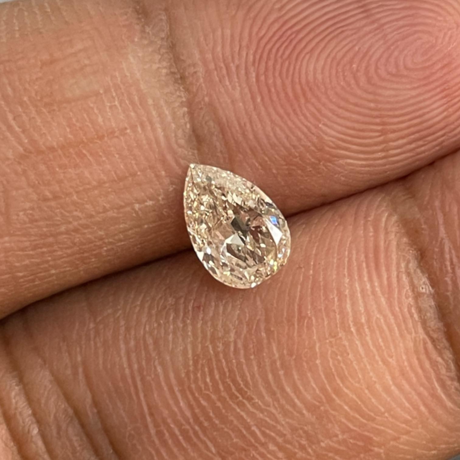 Certificato GIA Squisito diamante naturale taglio pera da 1,01ct SI2 M in vendita 1