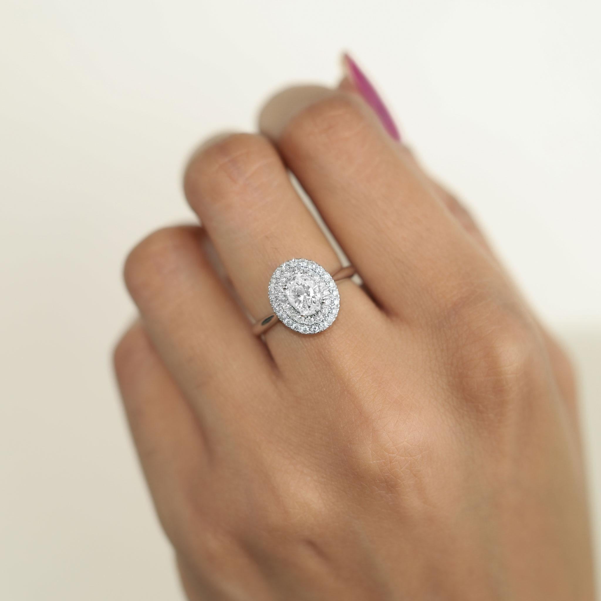 GIA Certified 1.5ct Oval Diamond Double Halo Engagement Ring in 18K White Gold In New Condition For Sale In Jaipur, RJ