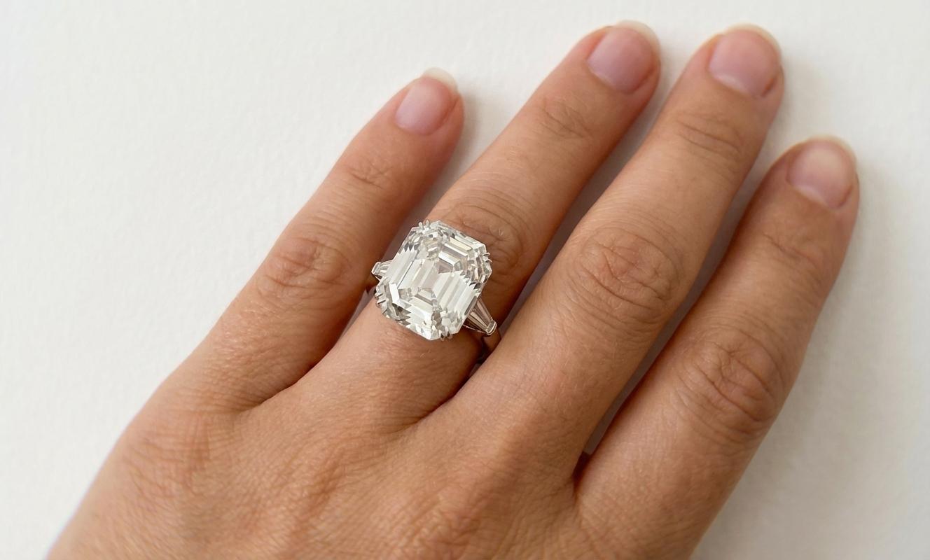 Taille émeraude Bague en diamant certifié GIA, 4ct, taille émeraude en vente