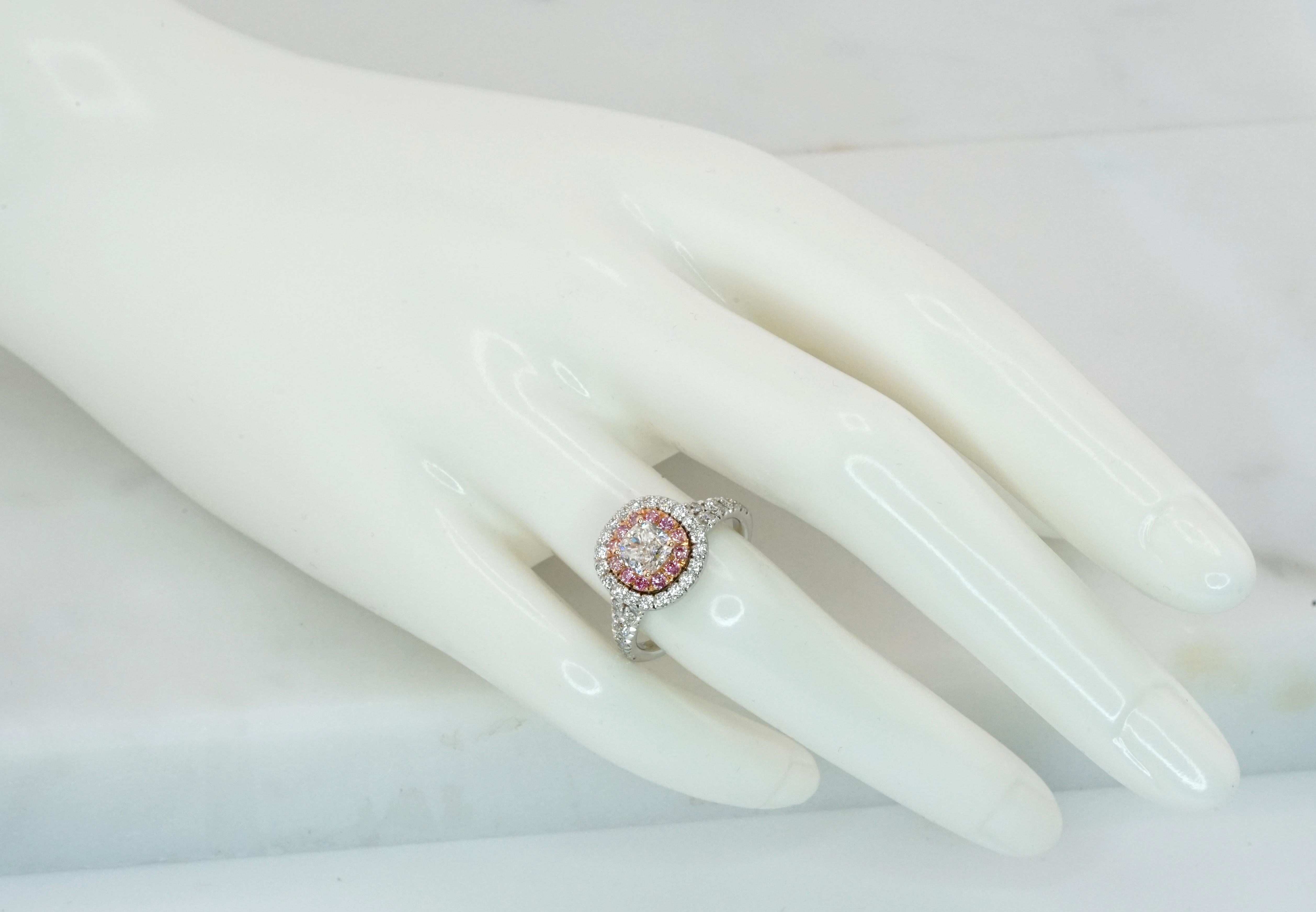 Certifié GIA  Bague en or blanc et rose 18 carats, taille coussin, couleur F, clarté VVS1 Unisexe en vente