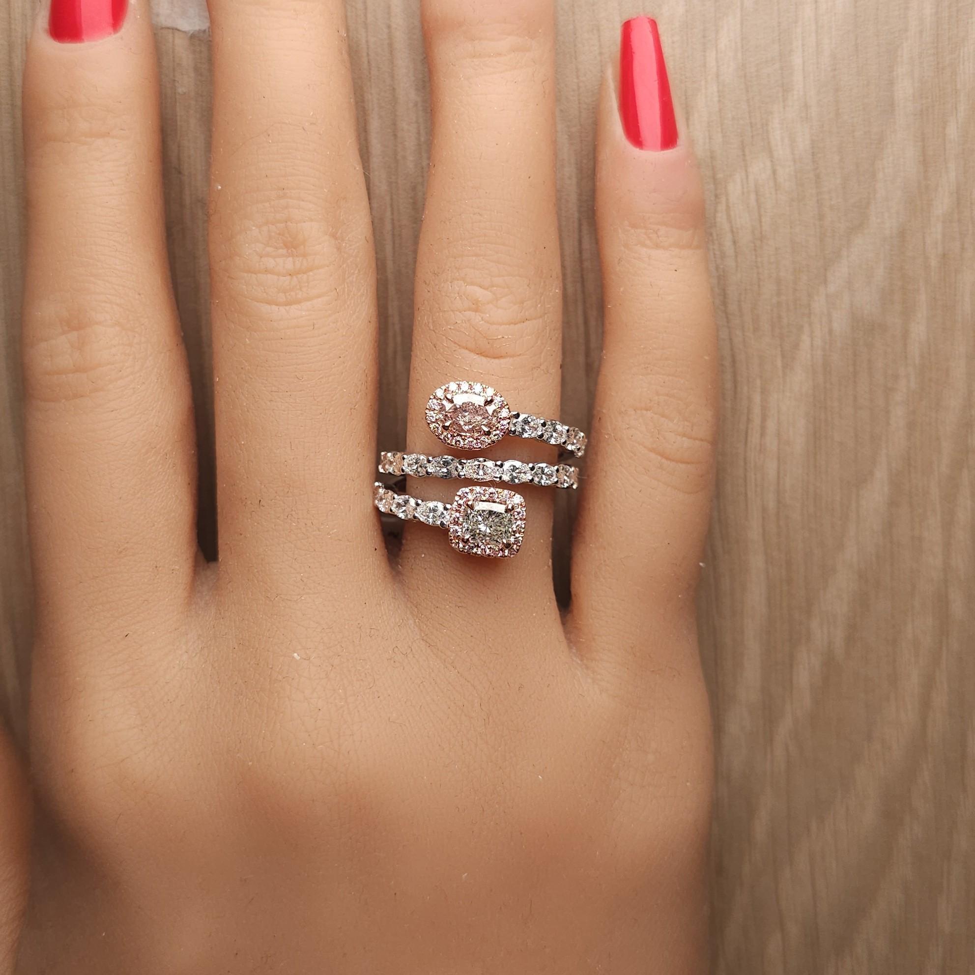 Bague de cocktail en or certifiée GIA et ornée d'un diamant coussin de couleur vert pâle de 2,58 carats TW Neuf - En vente à New York, NY