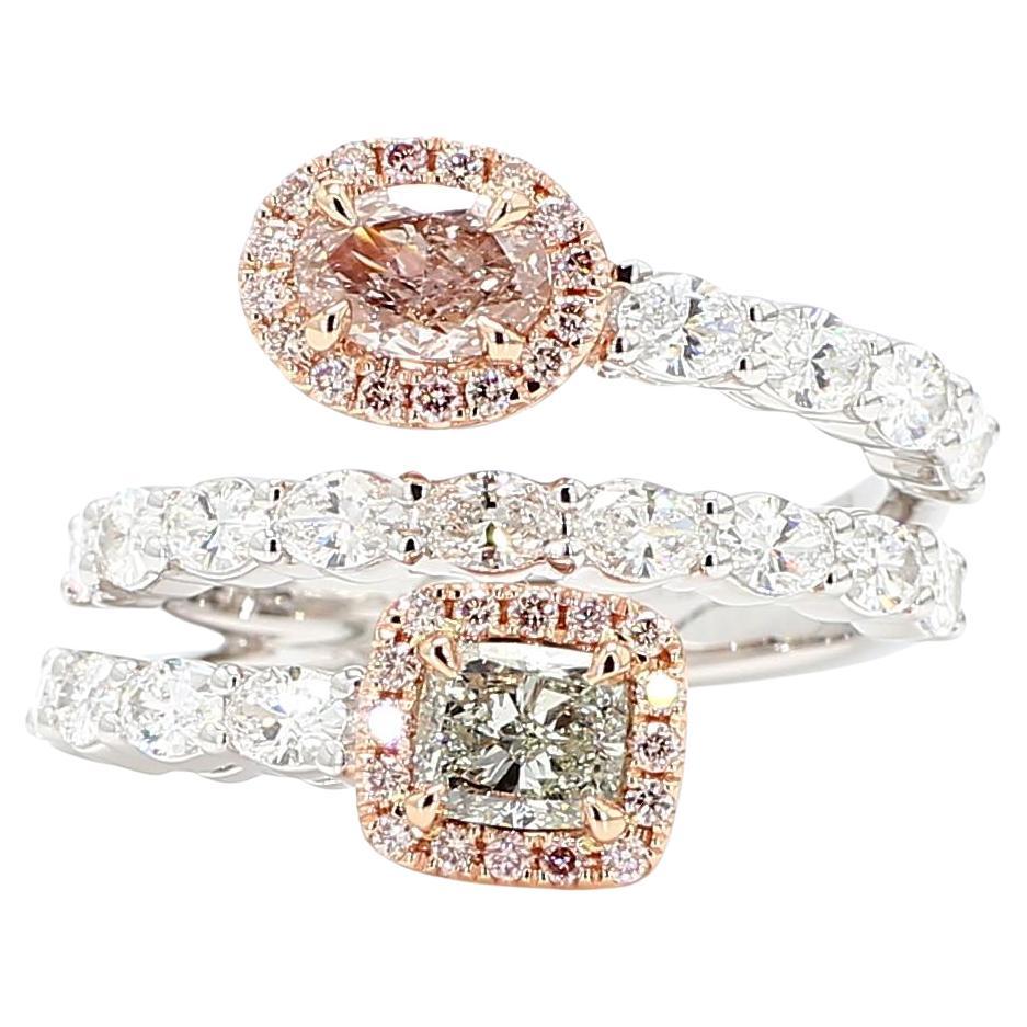 Bague de cocktail en or certifiée GIA et ornée d
un diamant coussin de couleur vert pâle de 2,58 carats TW