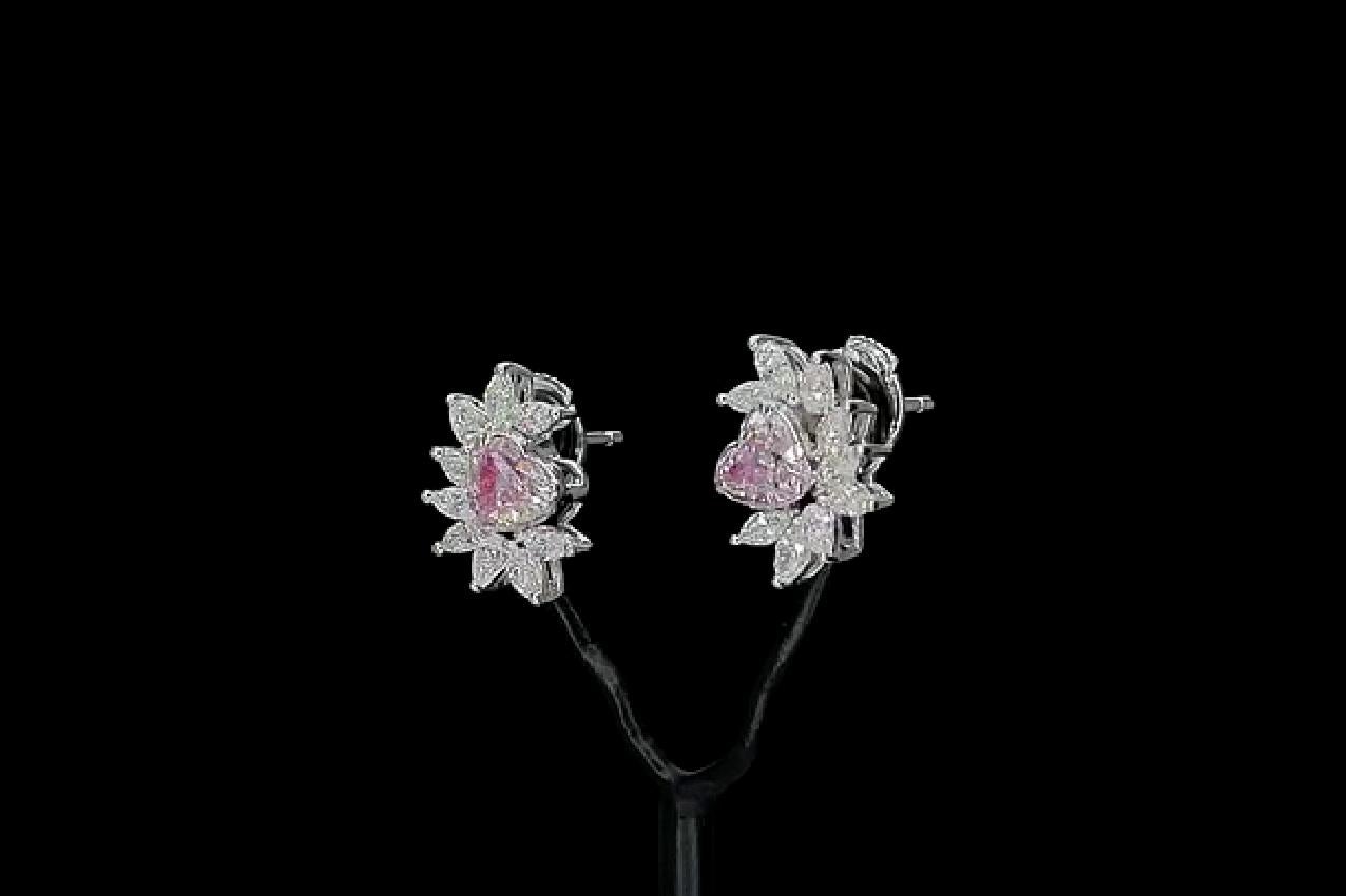 GIA Certified Faint Pink Diamond Earrings In New Condition For Sale In บางรัก, TH