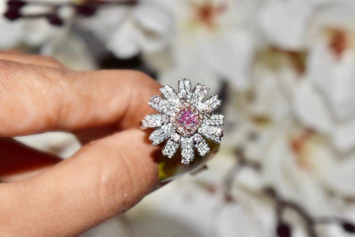 GIA Certified Faint Pink Diamond Ring 0,40 Karat VS1 Kissen Form Ring im Zustand „Neu“ im Angebot in Kowloon, HK