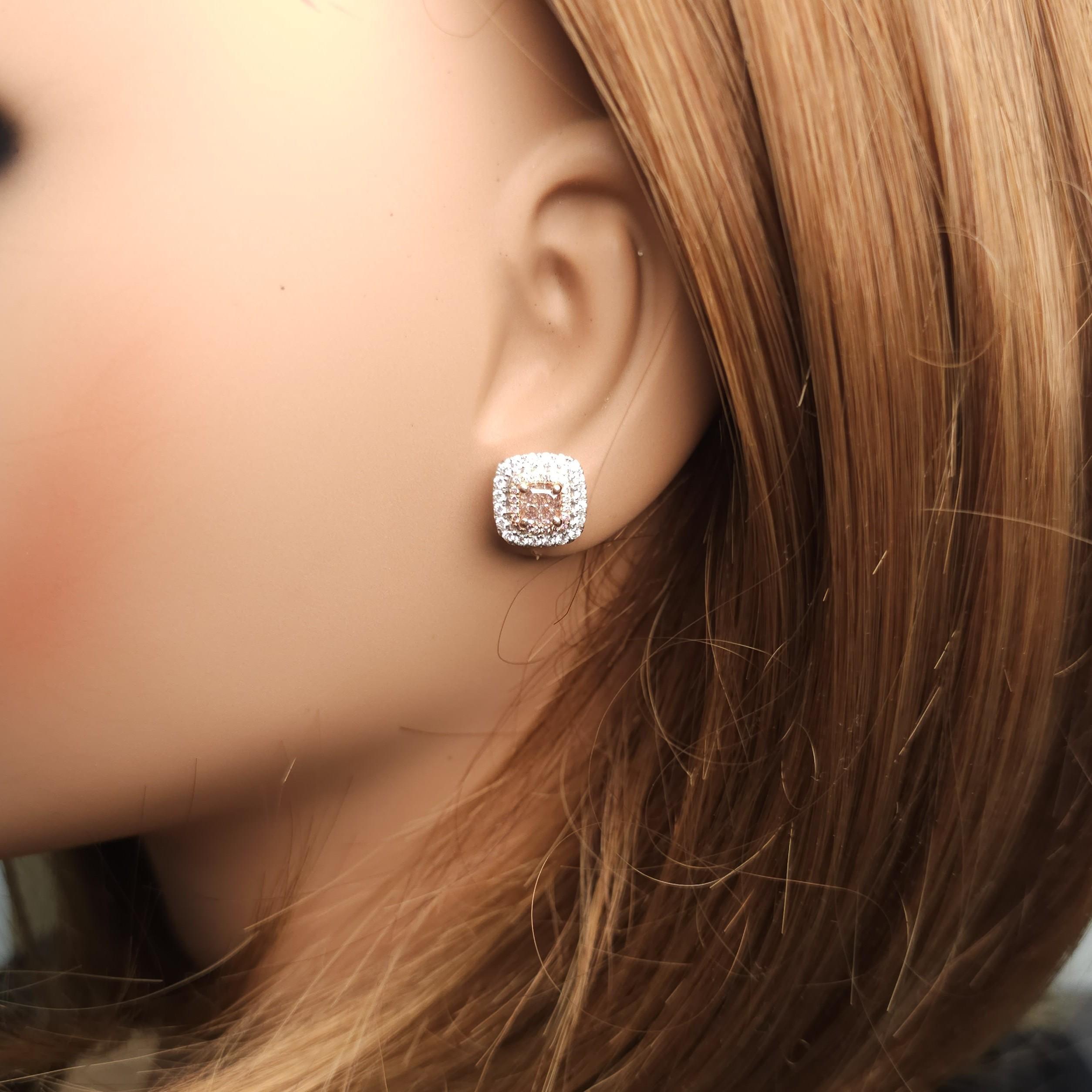 Orecchini con perno in oro da 1,62 carati TW con certificato GIA Fancy Brown-Pink Cushion Diamond In condizioni Nuovo in vendita a New York, NY