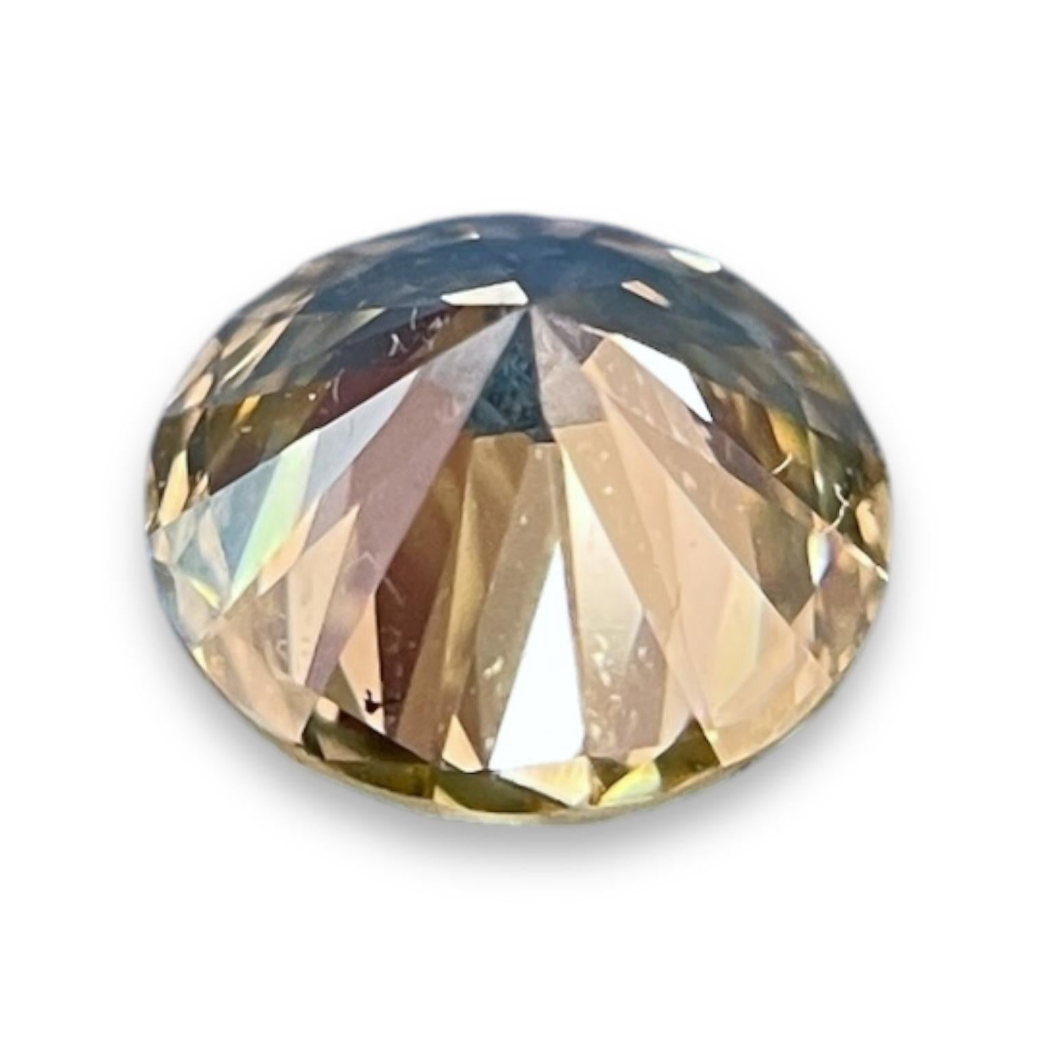 Diamant jaune brunâtre vertâtre de 0,90 carat SI1 certifié par le GIA Excellent état - En vente à New York, NY