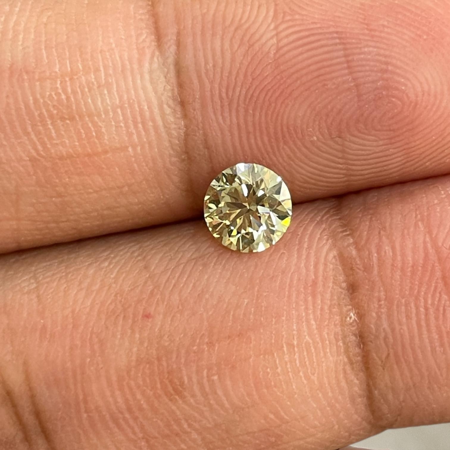 Diamant jaune brunâtre vertâtre de 0,90 carat SI1 certifié par le GIA en vente 1