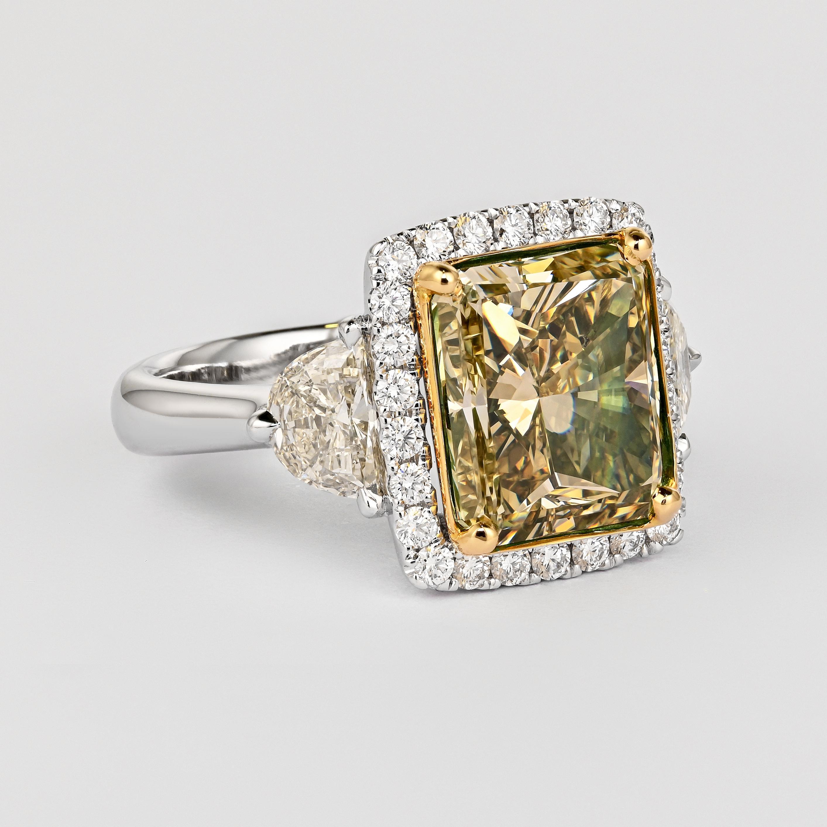 Donna Orecchini e anelli con diamante giallo verdastro e marrone di fantasia certificati GIA in vendita