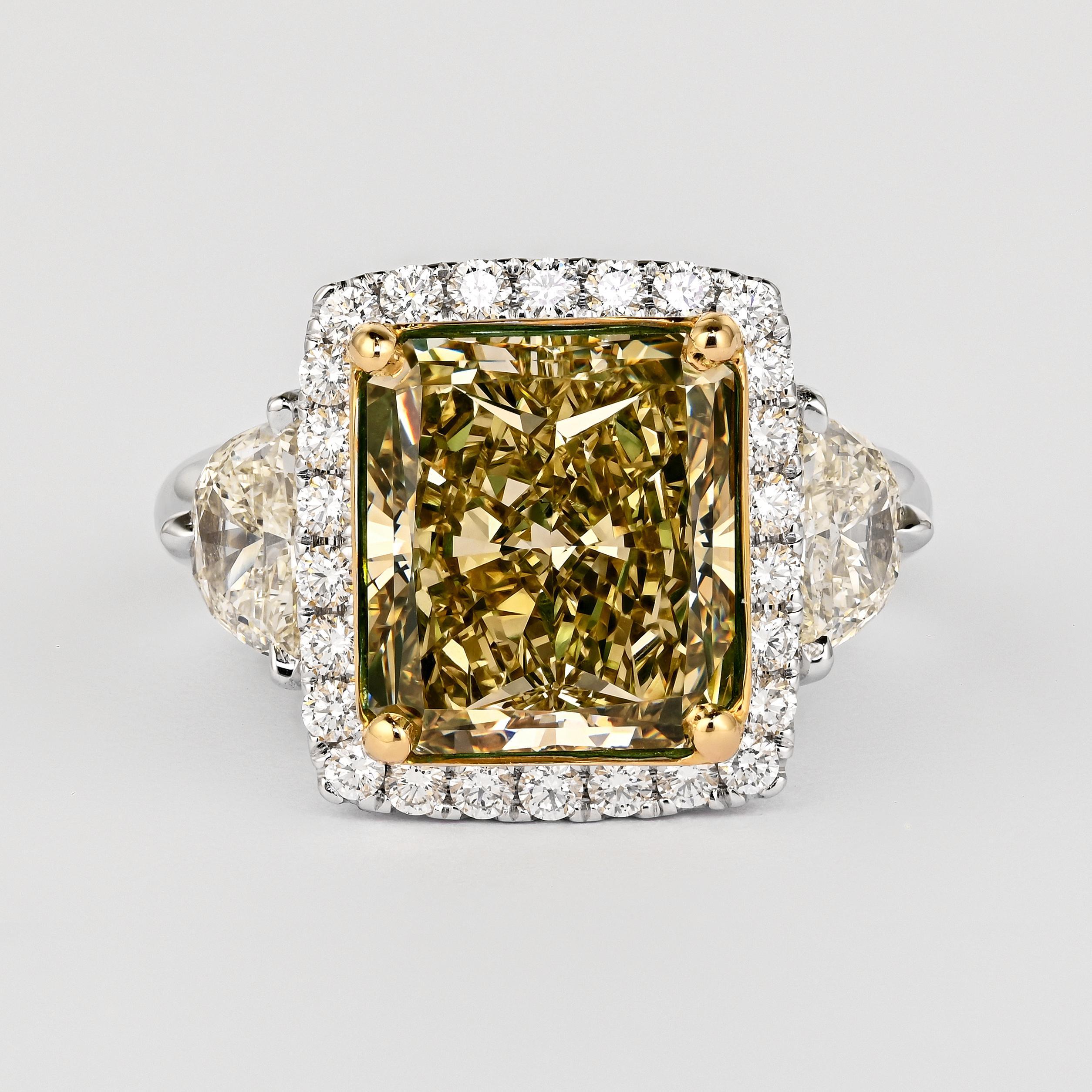 Orecchini e anelli con diamante giallo verdastro e marrone di fantasia certificati GIA in vendita 1
