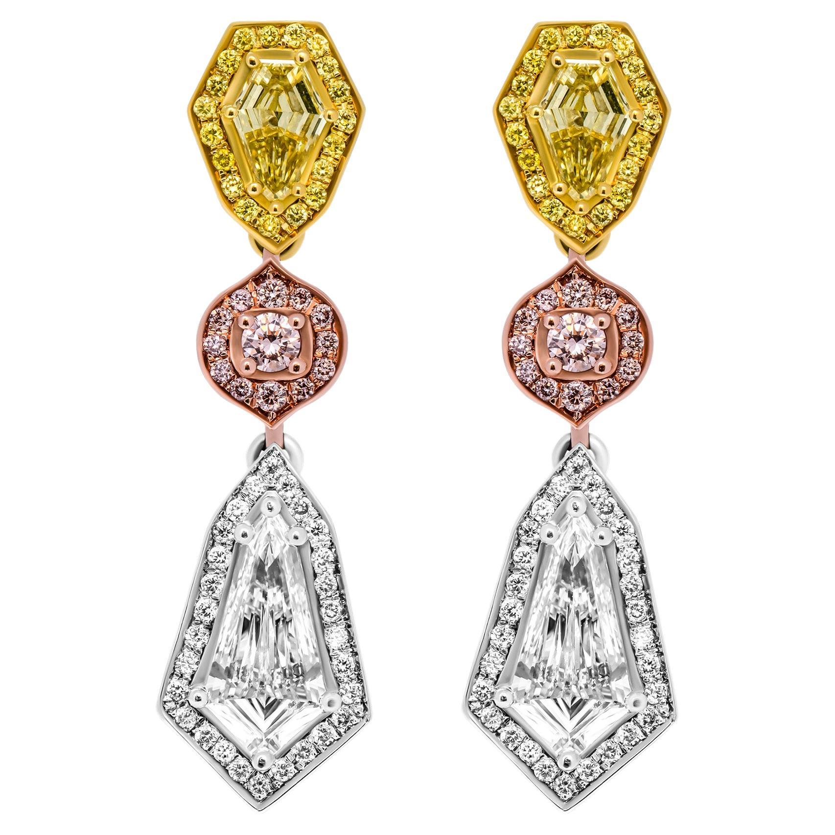 GIA-zertifizierte farbige Diamant-Ohrringe  im Angebot