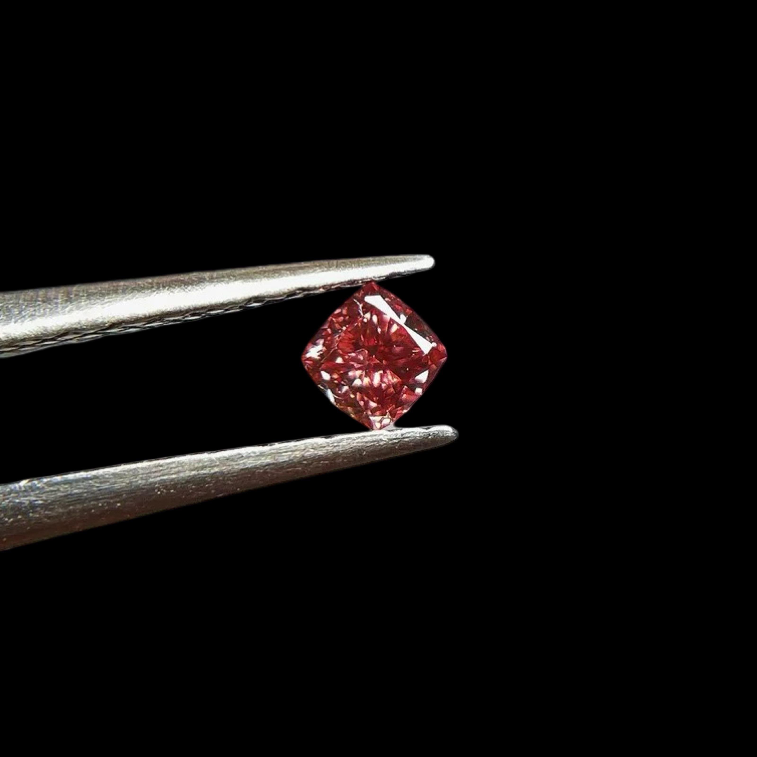 Taglio brillante Diamante rosa arancio intenso certificato GIA - Diamante quasi rosso 0,10ct in vendita