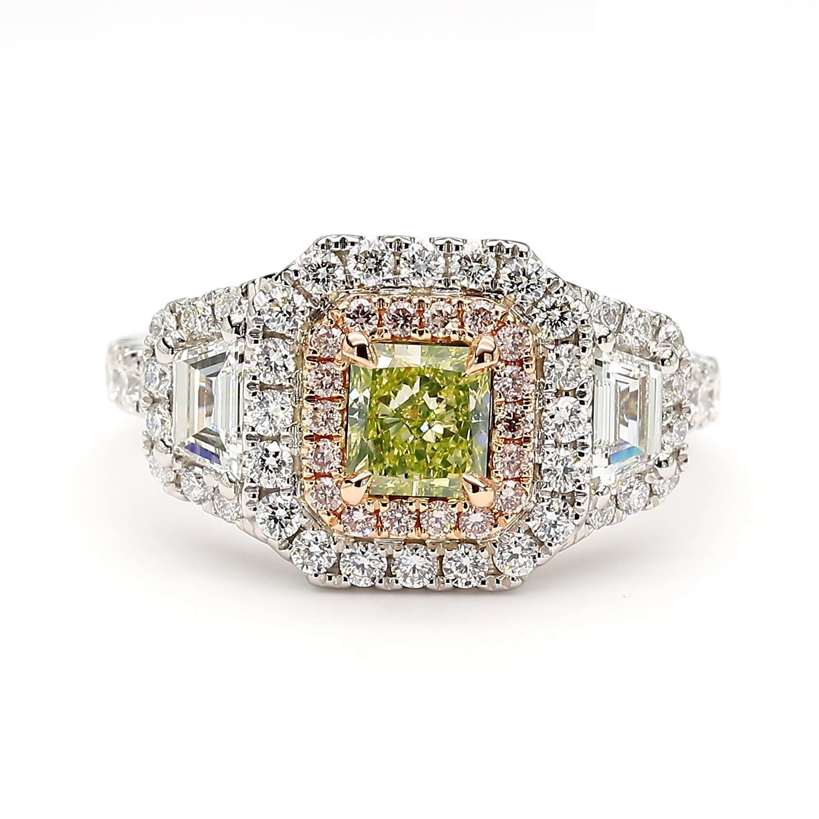 Contemporaneo GIA Certified Fancy Green-Yellow Radiant Diamond 1.81 Carat TW Gold Ring in vendita