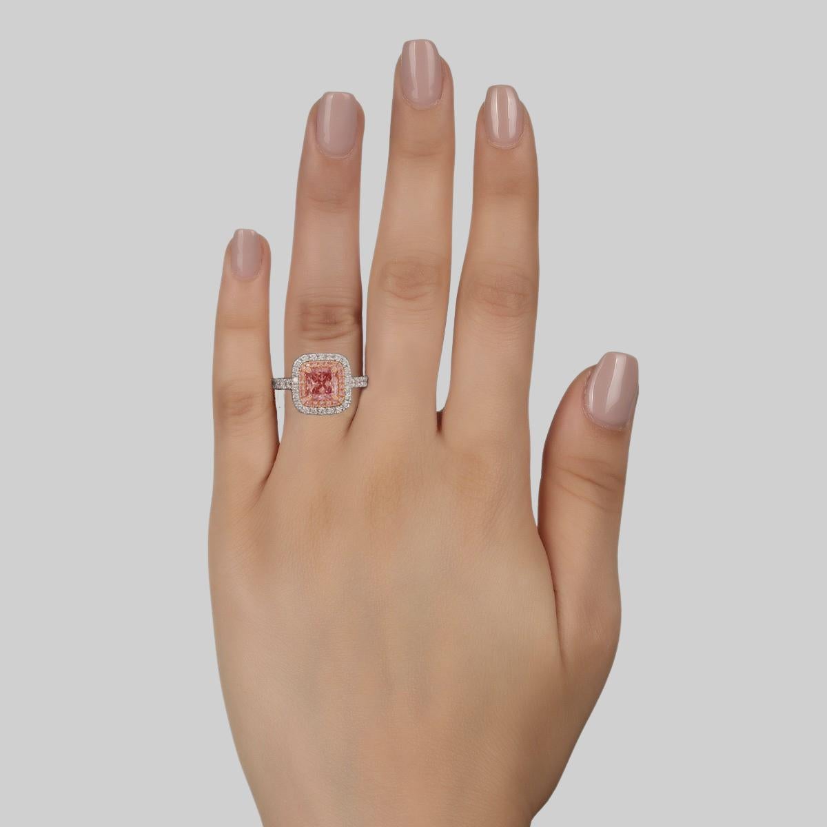 GIA-zertifiziert Fancy Intense Pink Diamond Double Halo Platin Ring im Zustand „Neu“ im Angebot in Rome, IT