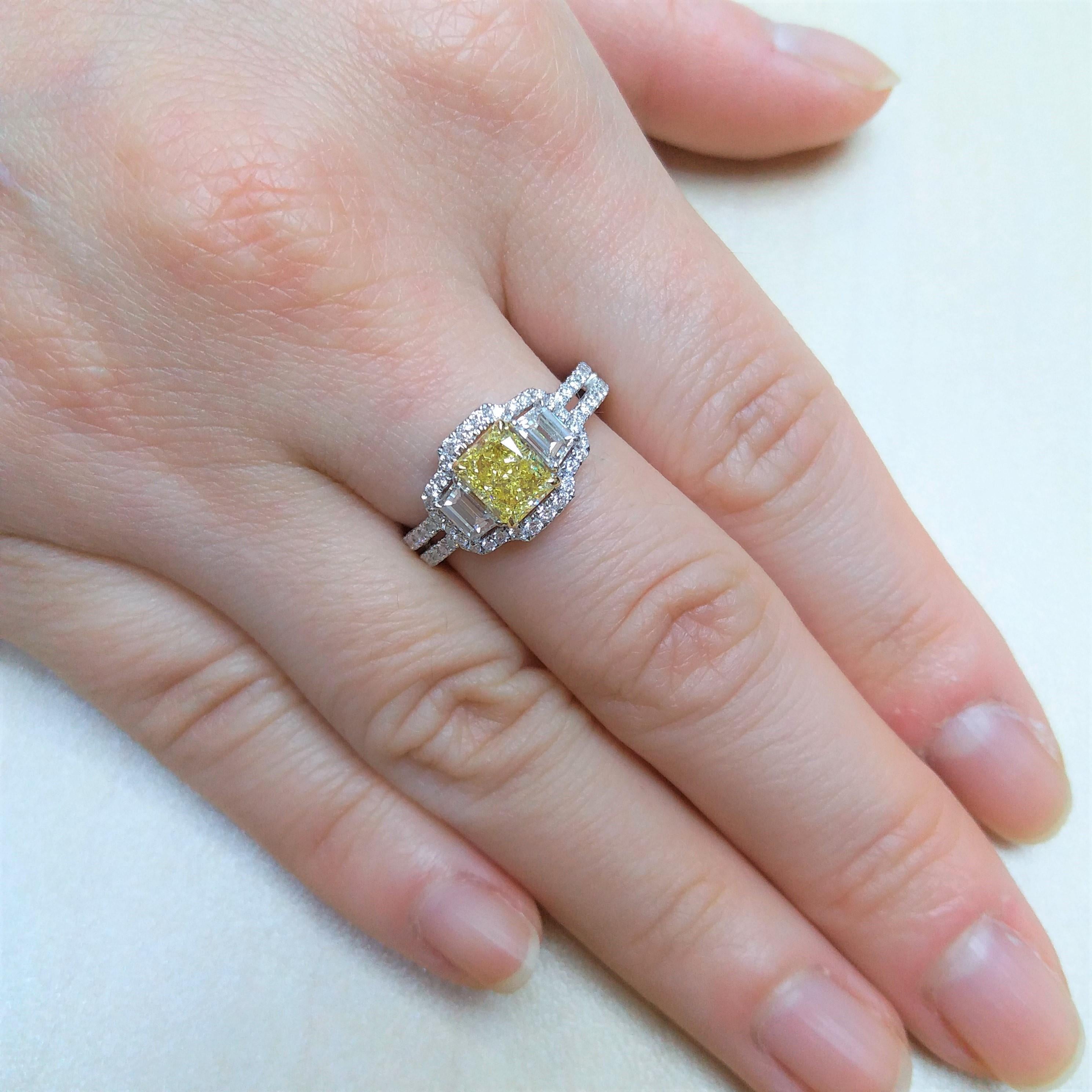 Contemporary GIA Certified Yellow Diamond 18K Gold Three Stones Engagement Ring