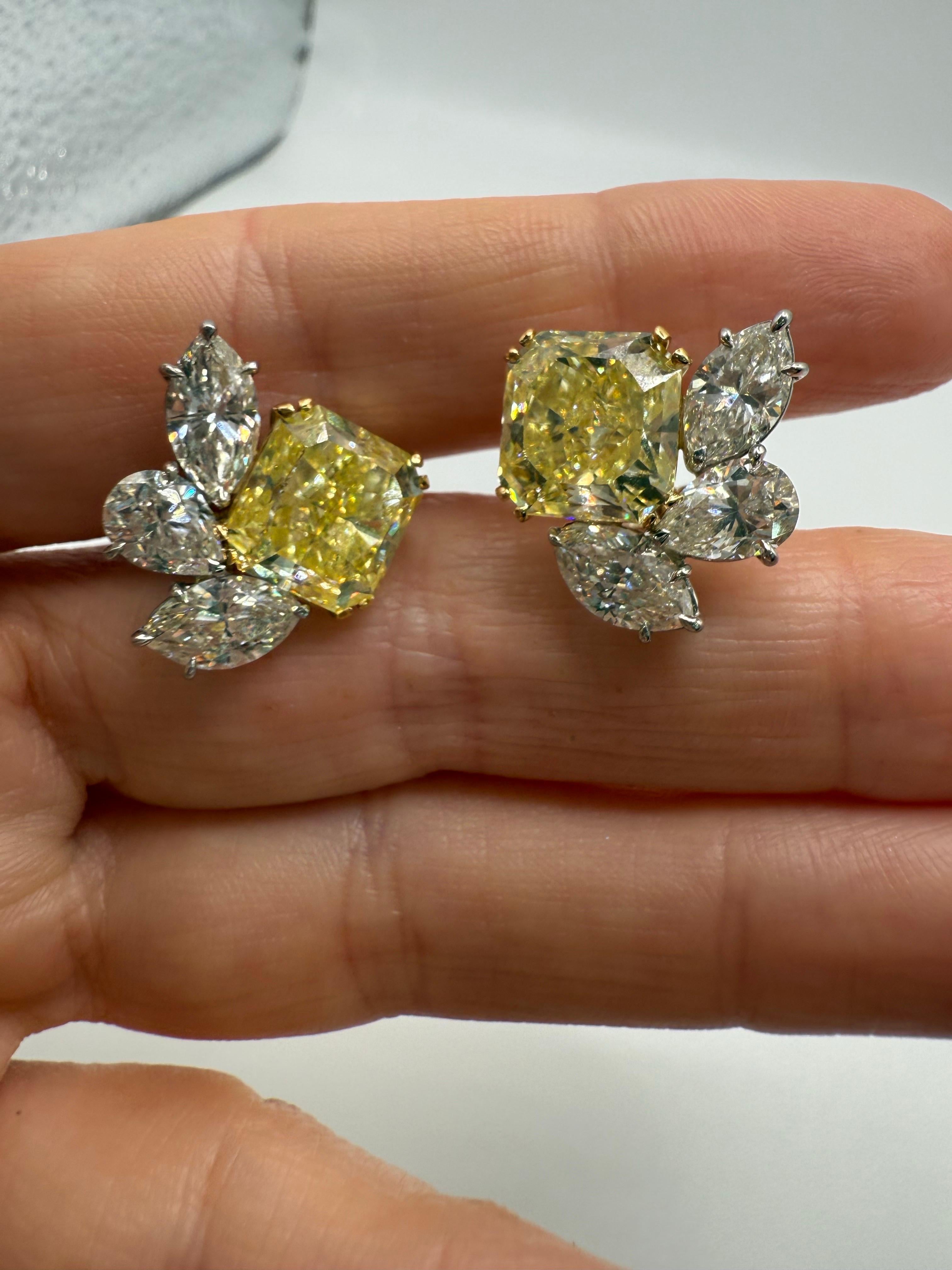 Women's or Men's GIA certified Fancy Intense Yellow Diamond earrings VVS 12.18 carats For Sale