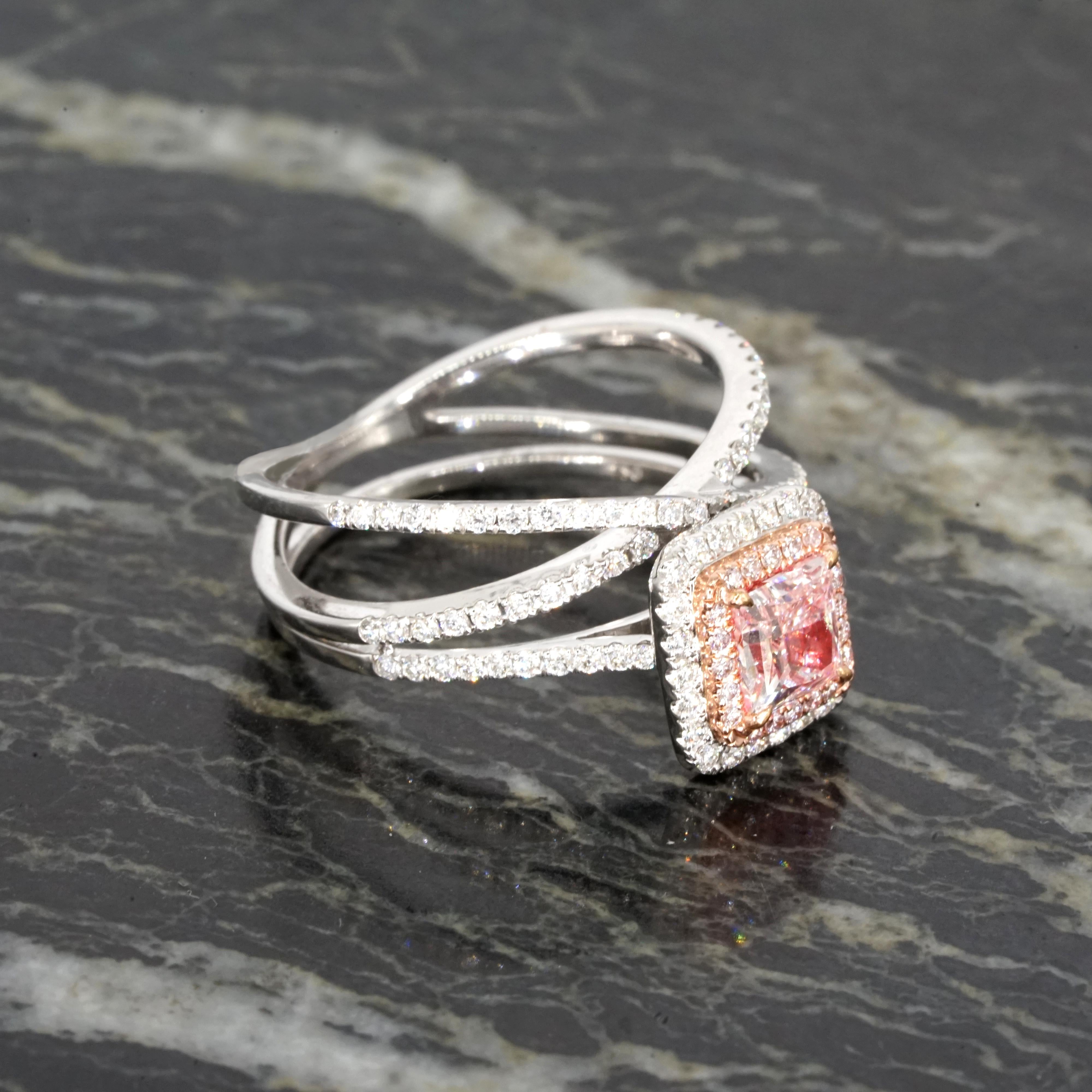 Contemporaneo GIA Certified Fancy Light Brownish Pink Princess Cut Diamond Double Halo Ring (anello con doppio anello) in vendita