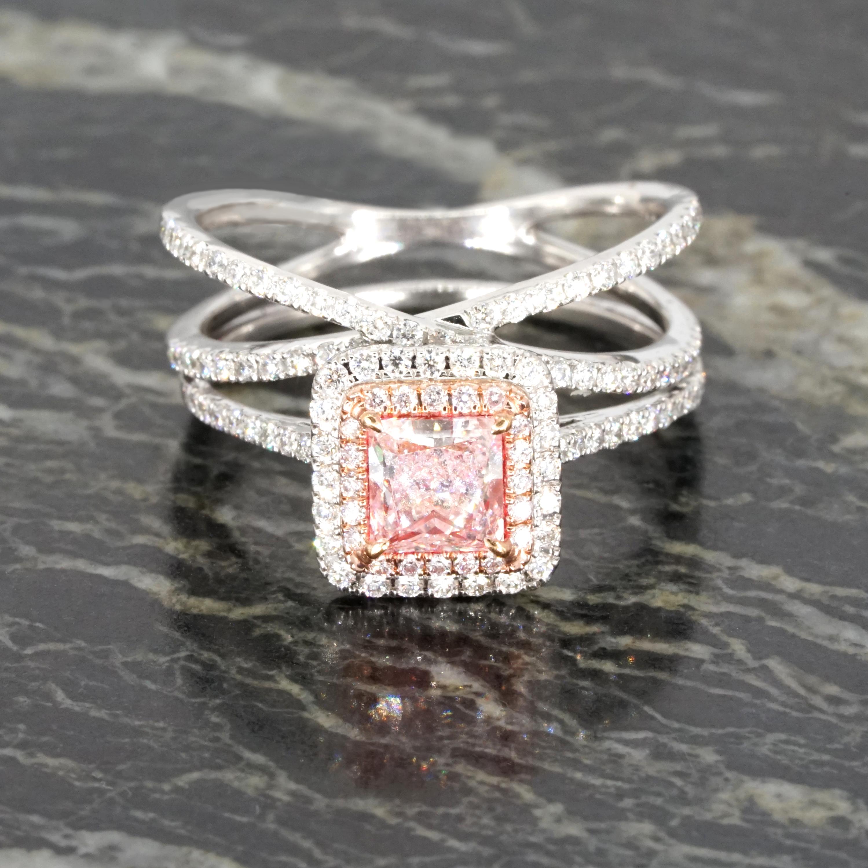 Taglio princess GIA Certified Fancy Light Brownish Pink Princess Cut Diamond Double Halo Ring (anello con doppio anello) in vendita