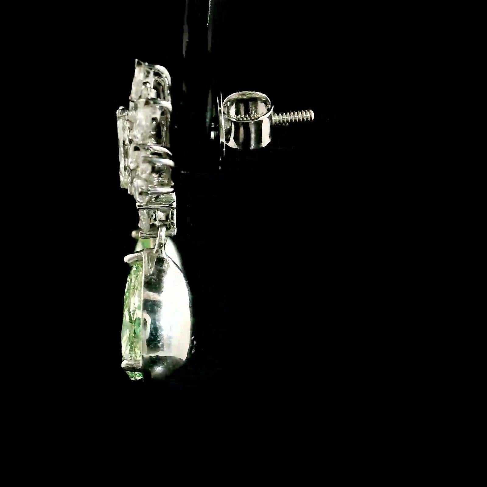 Boucles d'oreilles composées de diamants de couleur jaune verdâtre certifiés GIA Neuf - En vente à บางรัก, TH