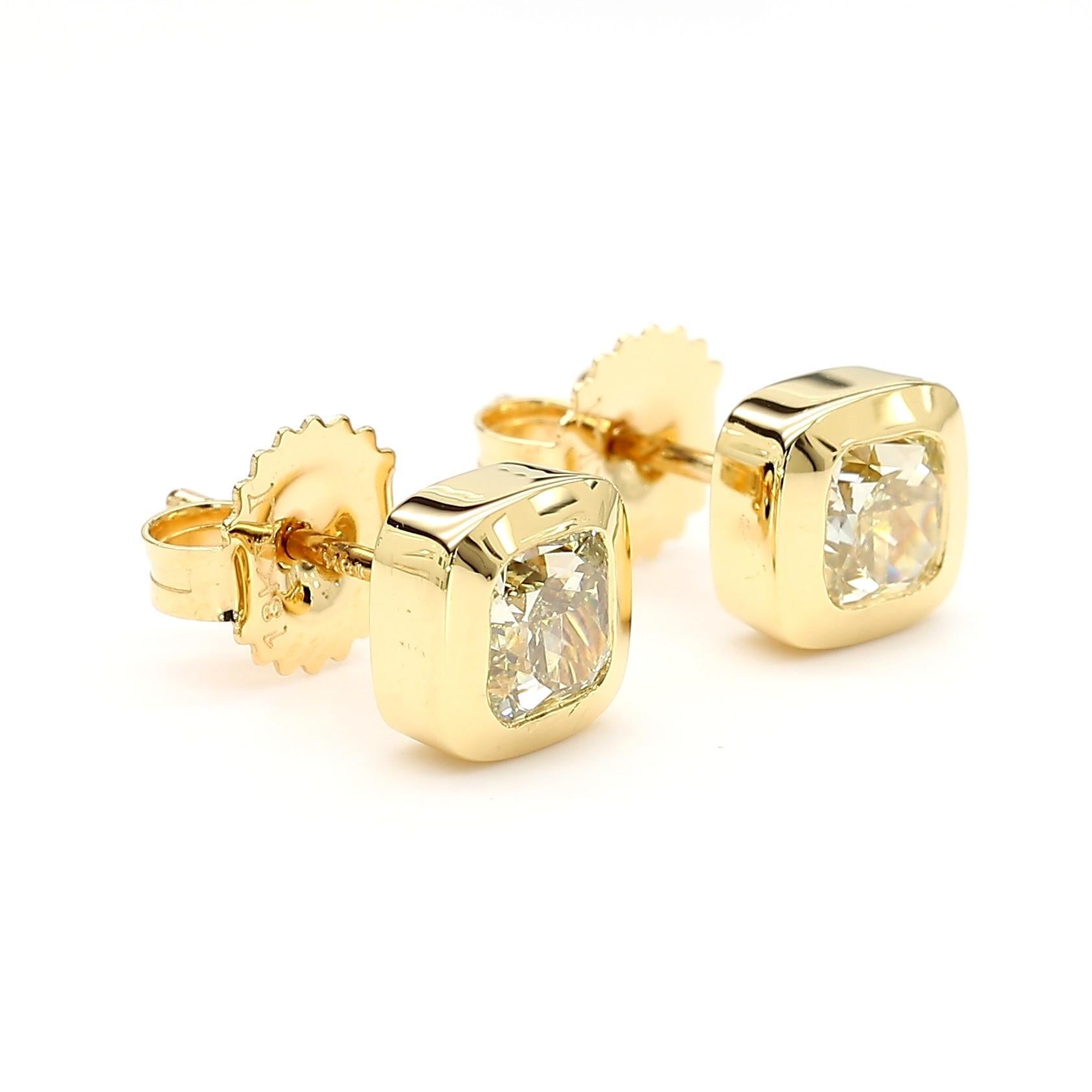 GIA-zertifiziert Fancy Light Yellow Cushion Diamond 1,60 Karat TW Gold Ohrringe (Kissenschliff) im Angebot