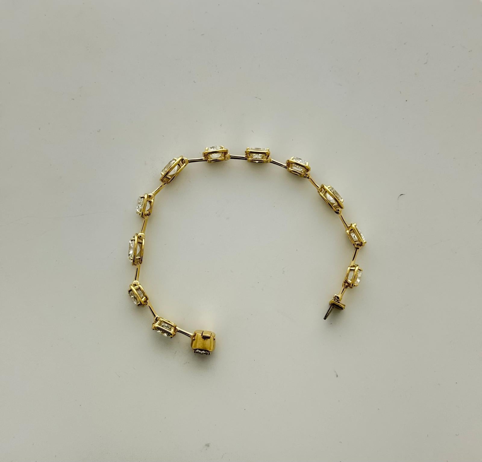 GIA Certified Fancy Multishape Natural Diamond Bracelet 19.24 carats in 18K Gold In New Condition For Sale In Chicago, IL