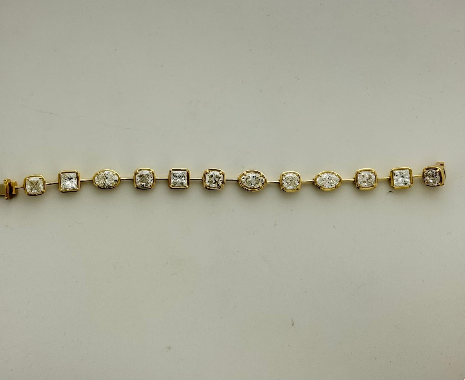 Women's GIA Certified Fancy Multishape Natural Diamond Bracelet 19.24 carats in 18K Gold For Sale