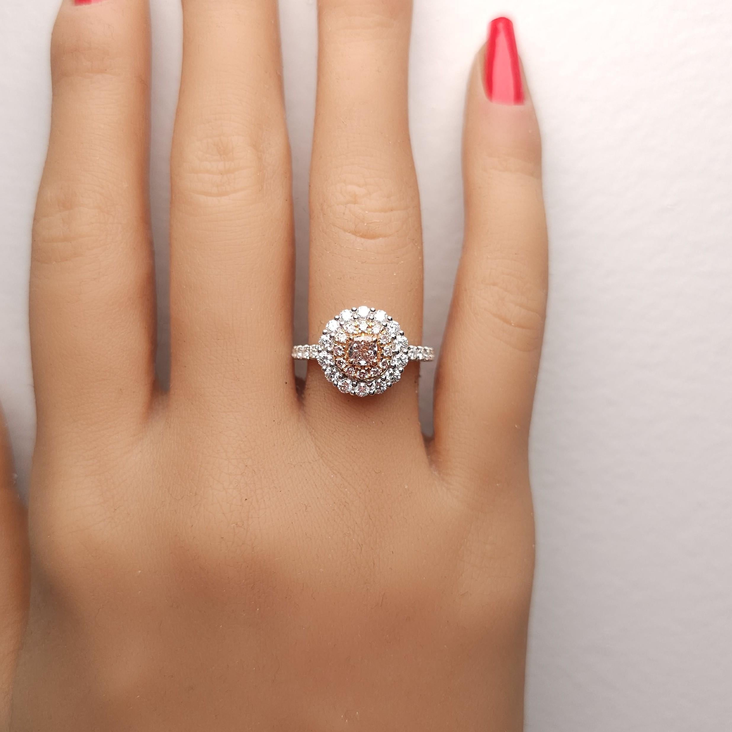 GIA Certified Fancy Pinkish Brown Cushion Diamond 1.08 Carat TW Gold Ring im Zustand „Neu“ im Angebot in New York, NY