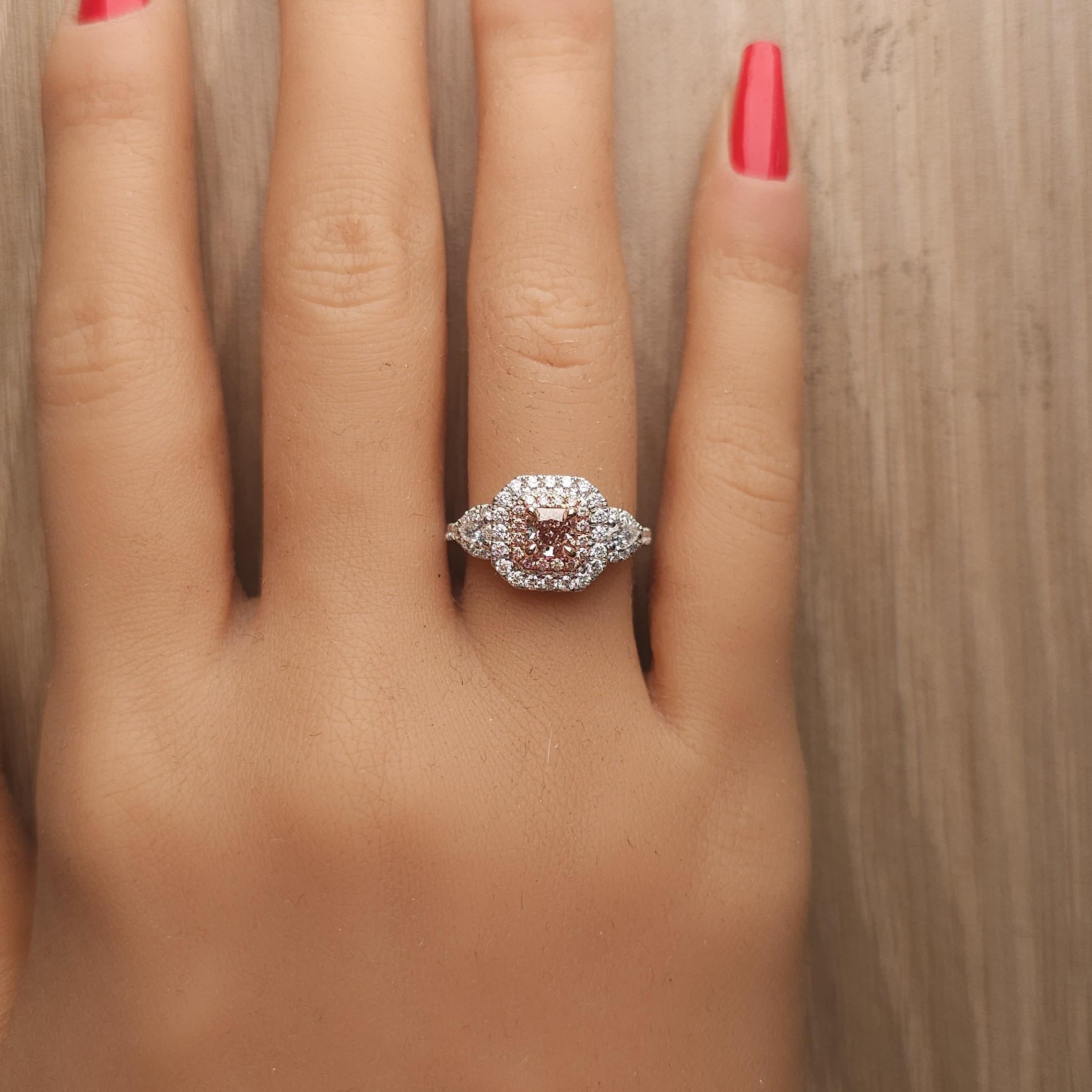 GIA-zertifiziert Fancy Pinkish Brown Radiant Diamant 1,43 Karat TW Cocktail Ring im Zustand „Neu“ im Angebot in New York, NY