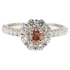 GIA Certified Fancy Purplish Pink Cushion Diamond 1,07 Carati TW Cocktail Ring