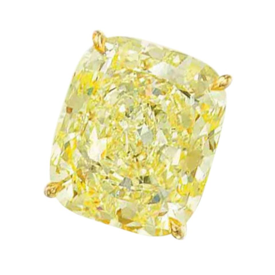 GIA Certified Fancy Yellow 4 Carat Cushion Cut Diamond Studs In New Condition For Sale In Rome, IT