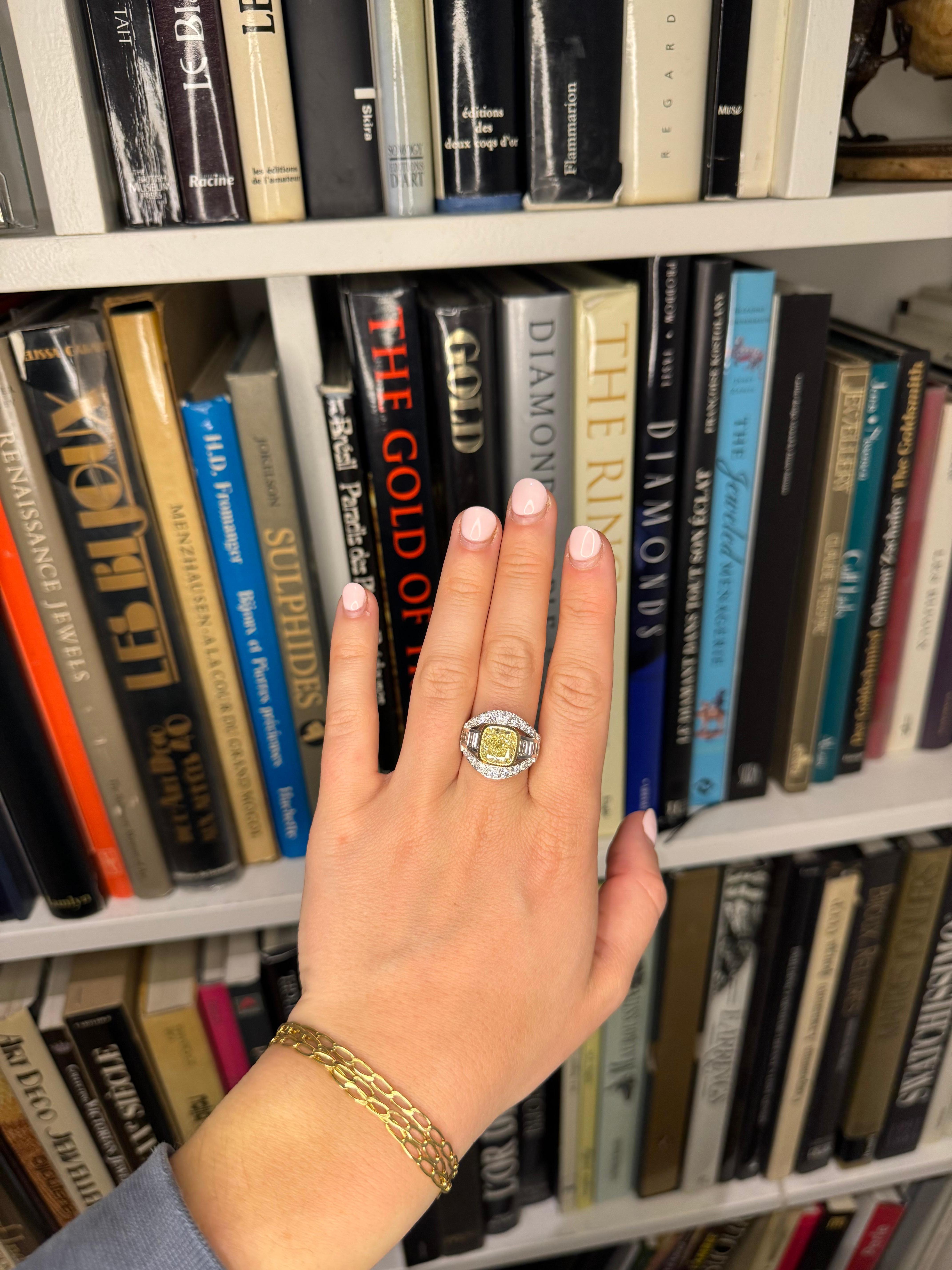 Women's or Men's GIA certified Fancy yellow 5.01 Carat Diamond ring  For Sale