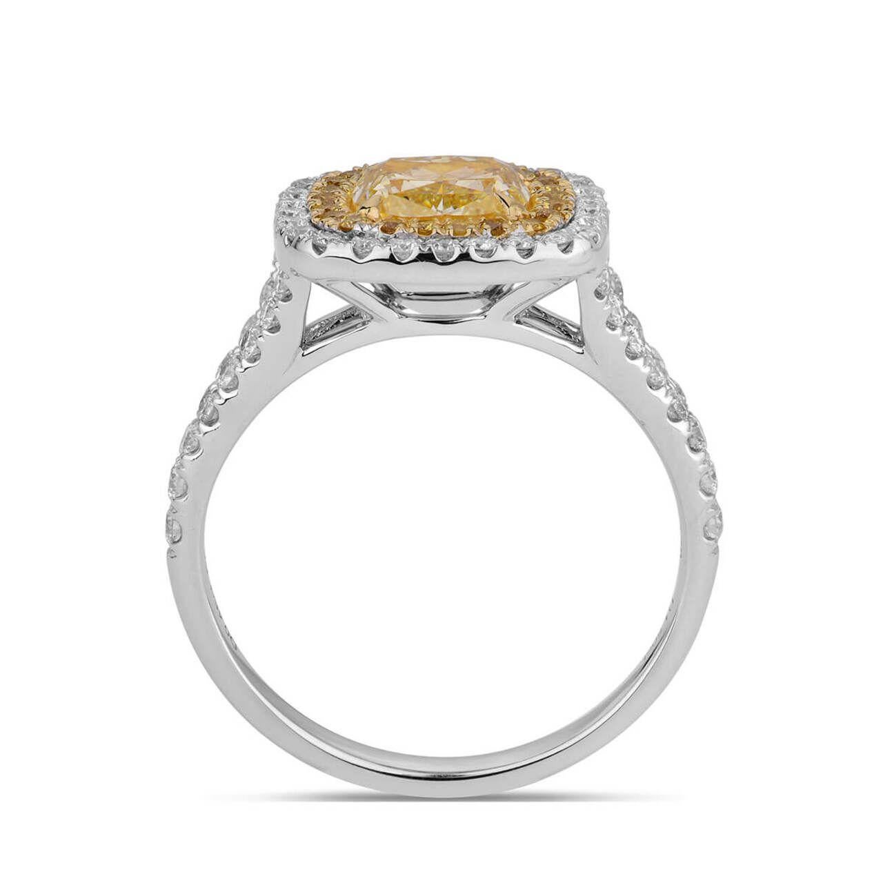 Bague en diamant jaune fantaisie certifiée GIA Excellent état - En vente à Rome, IT