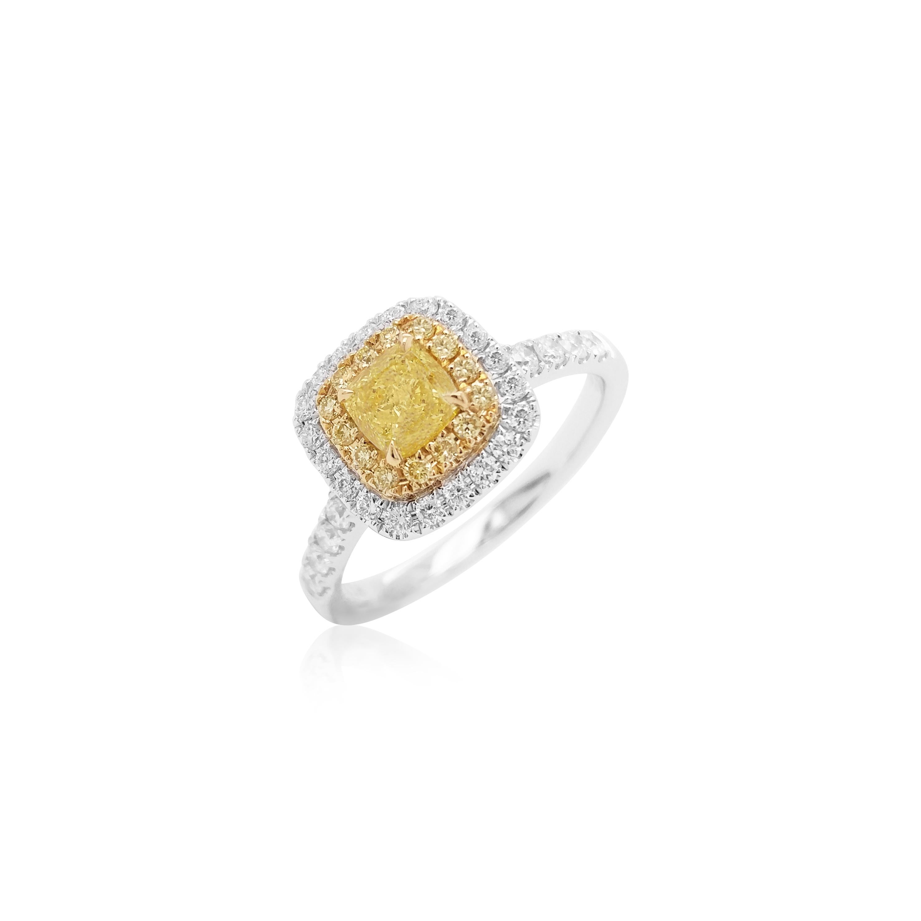 Anillo de oro K18 con diamante amarillo de fantasía y diamante blanco certificados por GIA Corte cojín en venta