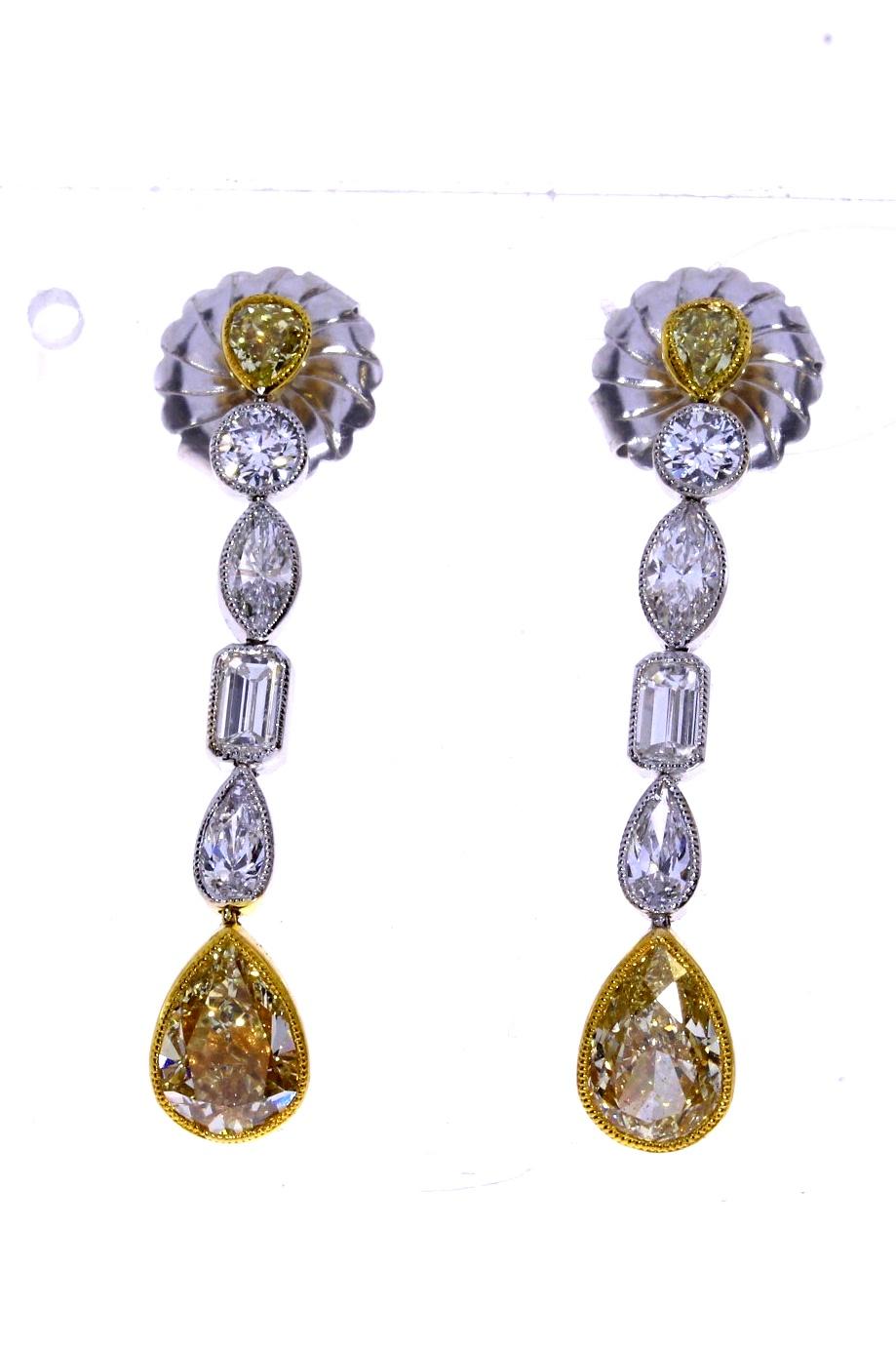 Gia Gia-zertifizierte gelbe Diamant-Ohrringe in Birnenform und ausgefallener Form (Tropfenschliff) im Angebot