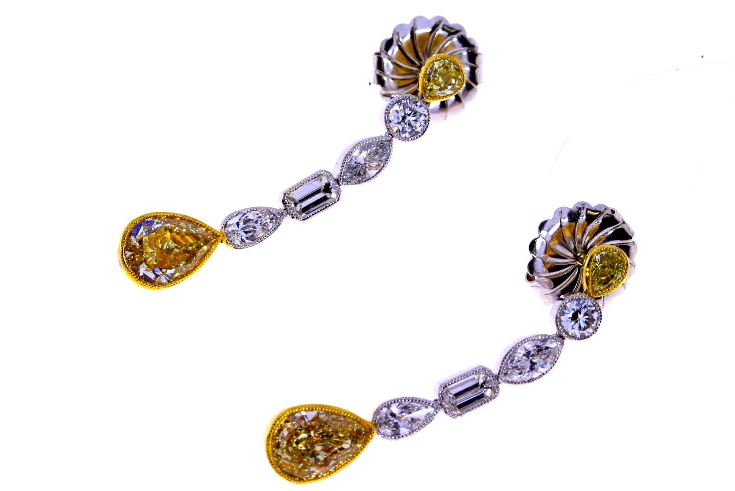 Gia Gia-zertifizierte gelbe Diamant-Ohrringe in Birnenform und ausgefallener Form im Zustand „Neu“ im Angebot in Los Angeles, CA