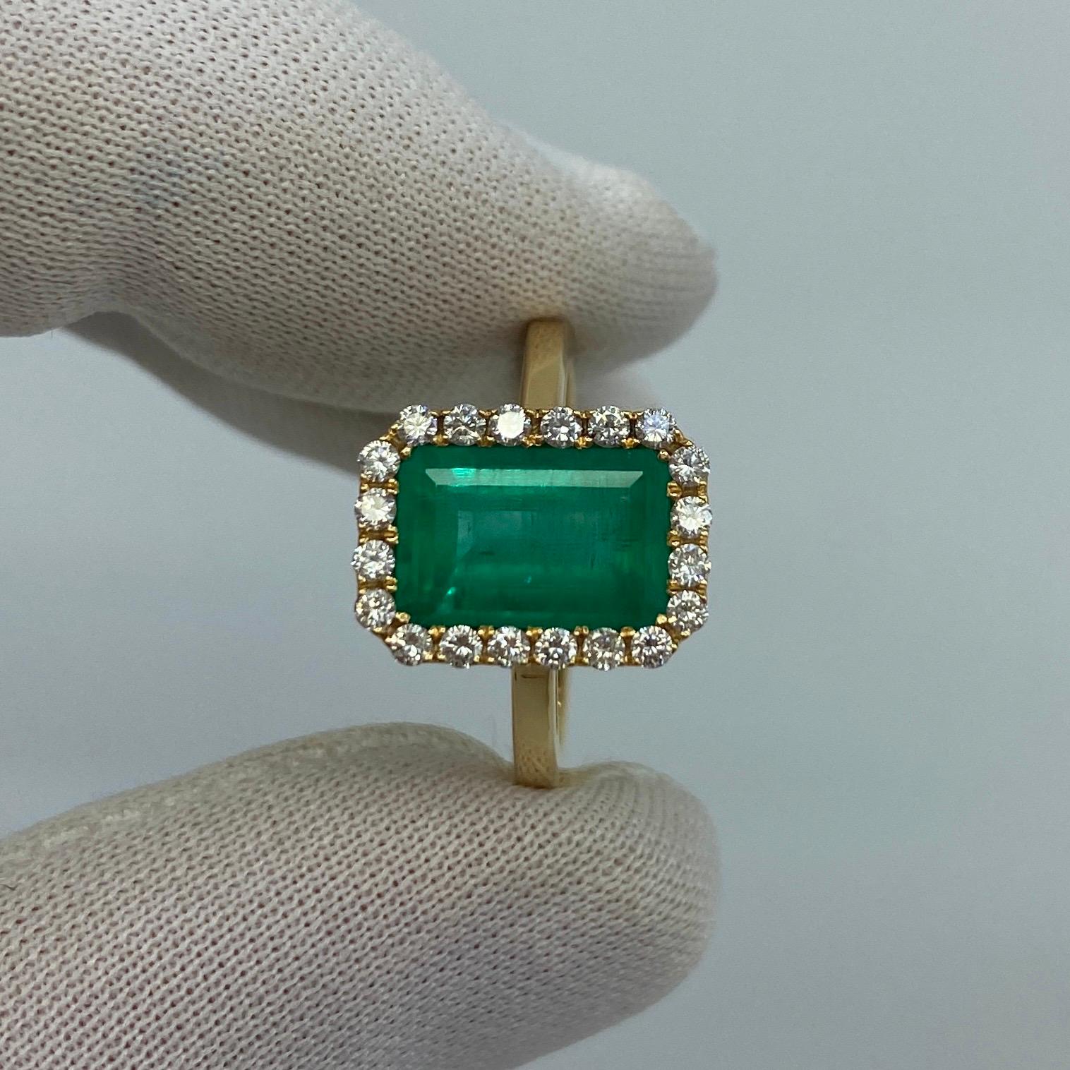 Emerald Cut GIA Certified Fine Green 3.06ct Colombian Emerald & Diamond 18k Gold Halo Ring