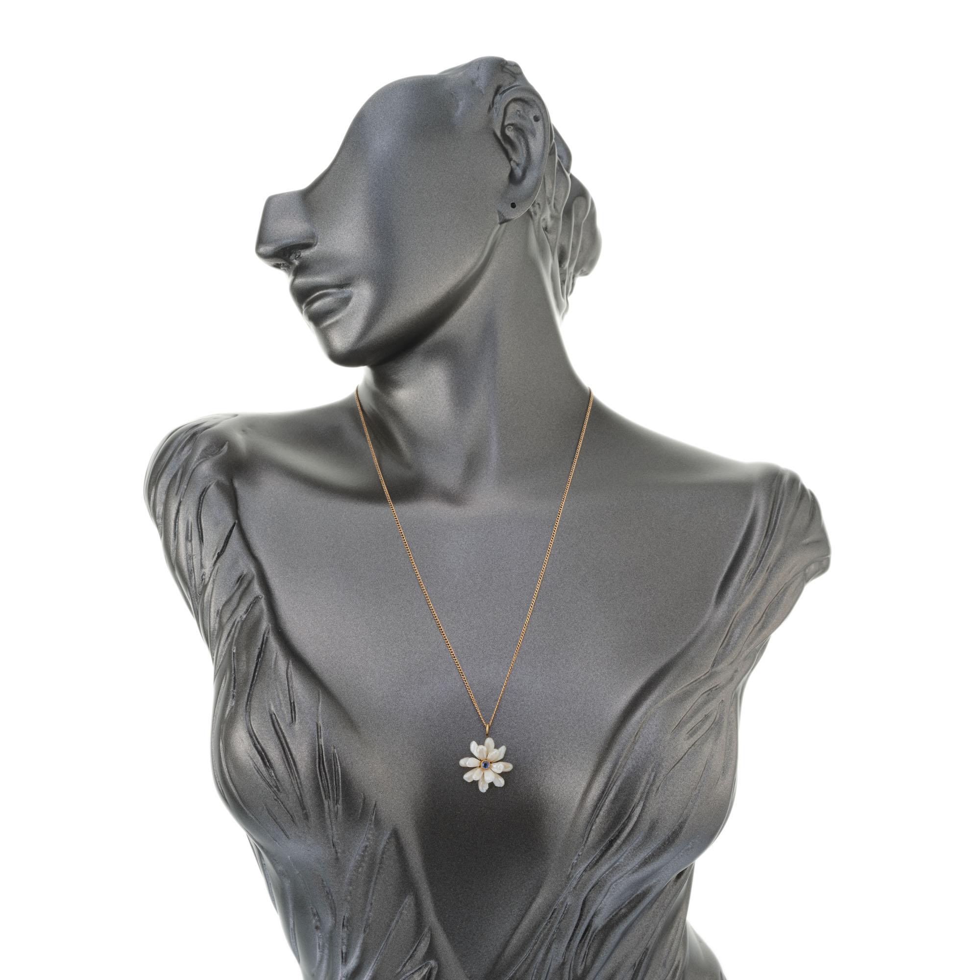 Collier pendentif en or jaune avec perles baroques d'eau douce et saphirs certifiés GIA Pour femmes en vente