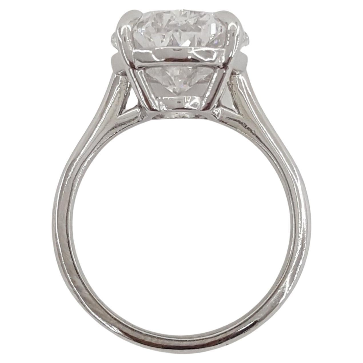 An amazing  This investment grade 6 carat GIA certified oval cut diamond ring that has D color, flawless clarity and gorgeous, lively brilliance!
Oval cuts are one of the most fashionable and sought after diamond cuts, and its elongated shape is