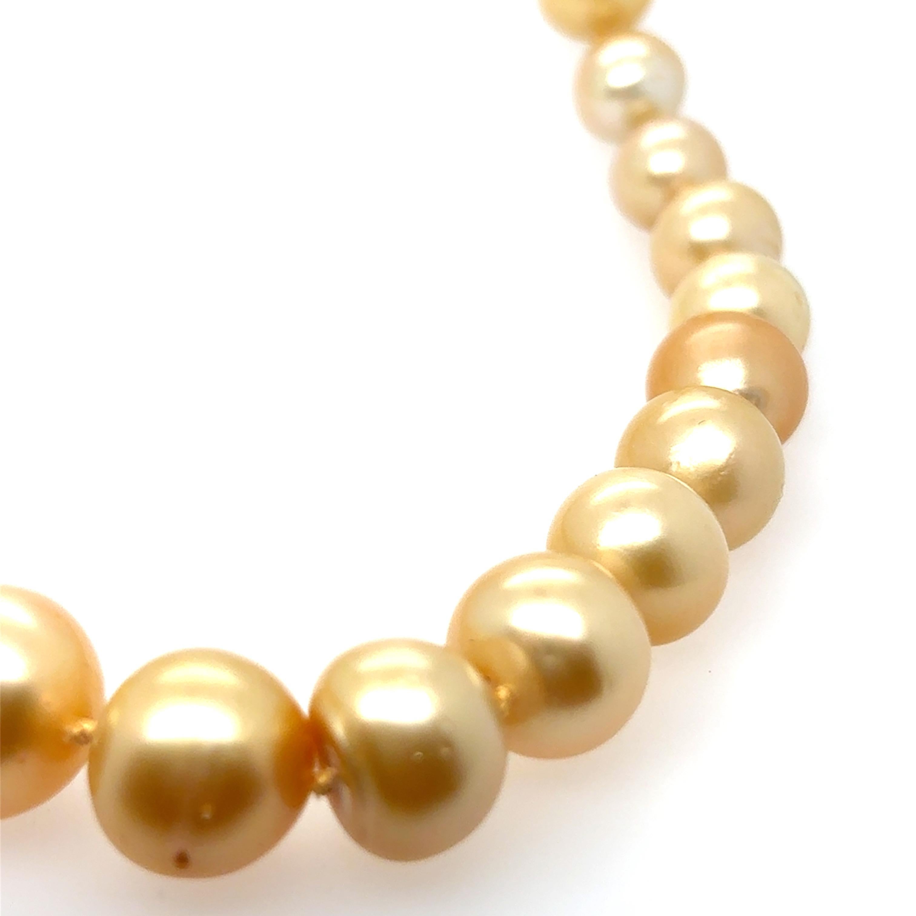 Artigiano Collana di perle dei mari del sud dorate certificate GIA con chiusura in oro giallo in vendita