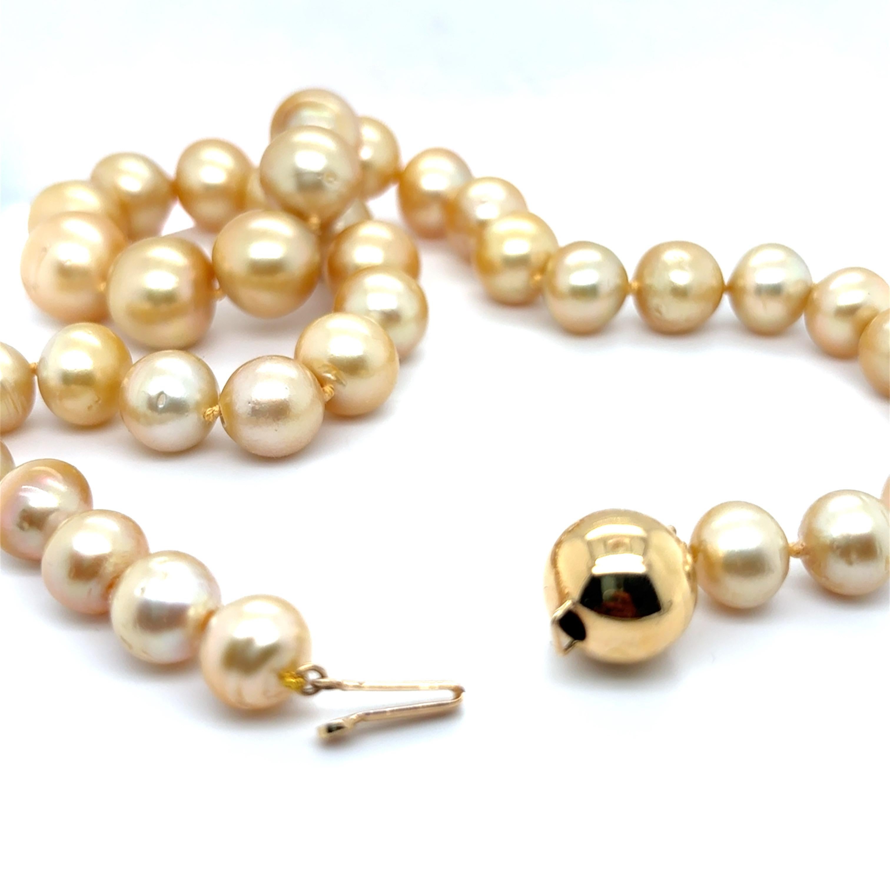Donna Collana di perle dei mari del sud dorate certificate GIA con chiusura in oro giallo in vendita