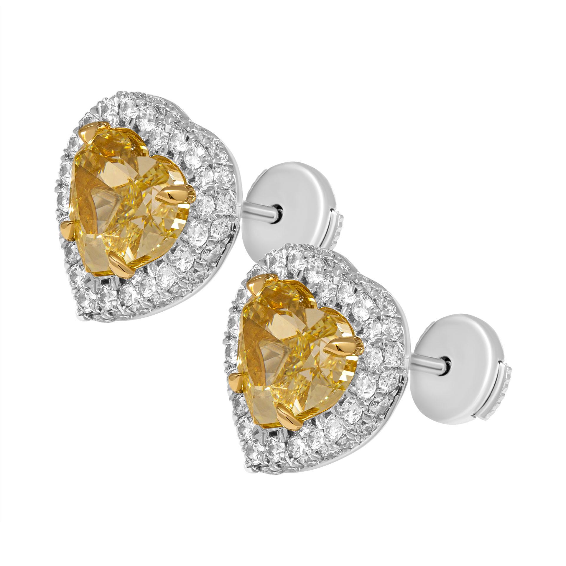 GIA-zertifizierte Halo-Ohrstecker mit gelben herzförmigen Diamanten in Herzform (Moderne) im Angebot