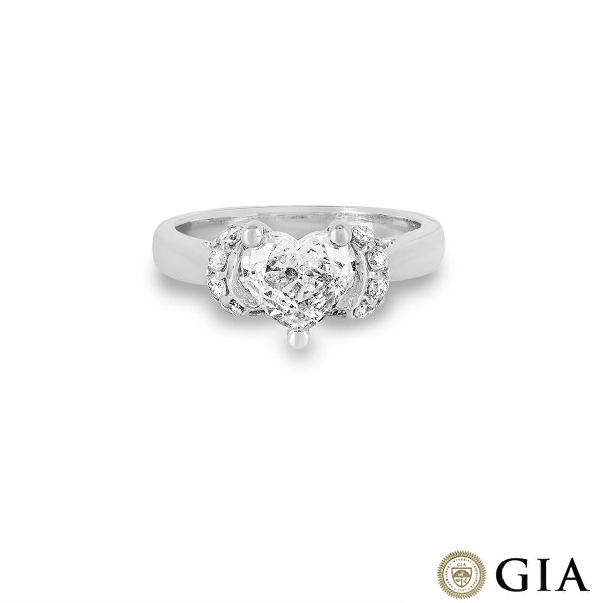 Taille cœur Bague de fiançailles en diamant taille cœur certifié GIA de 1,20 carat F/SI2 en vente